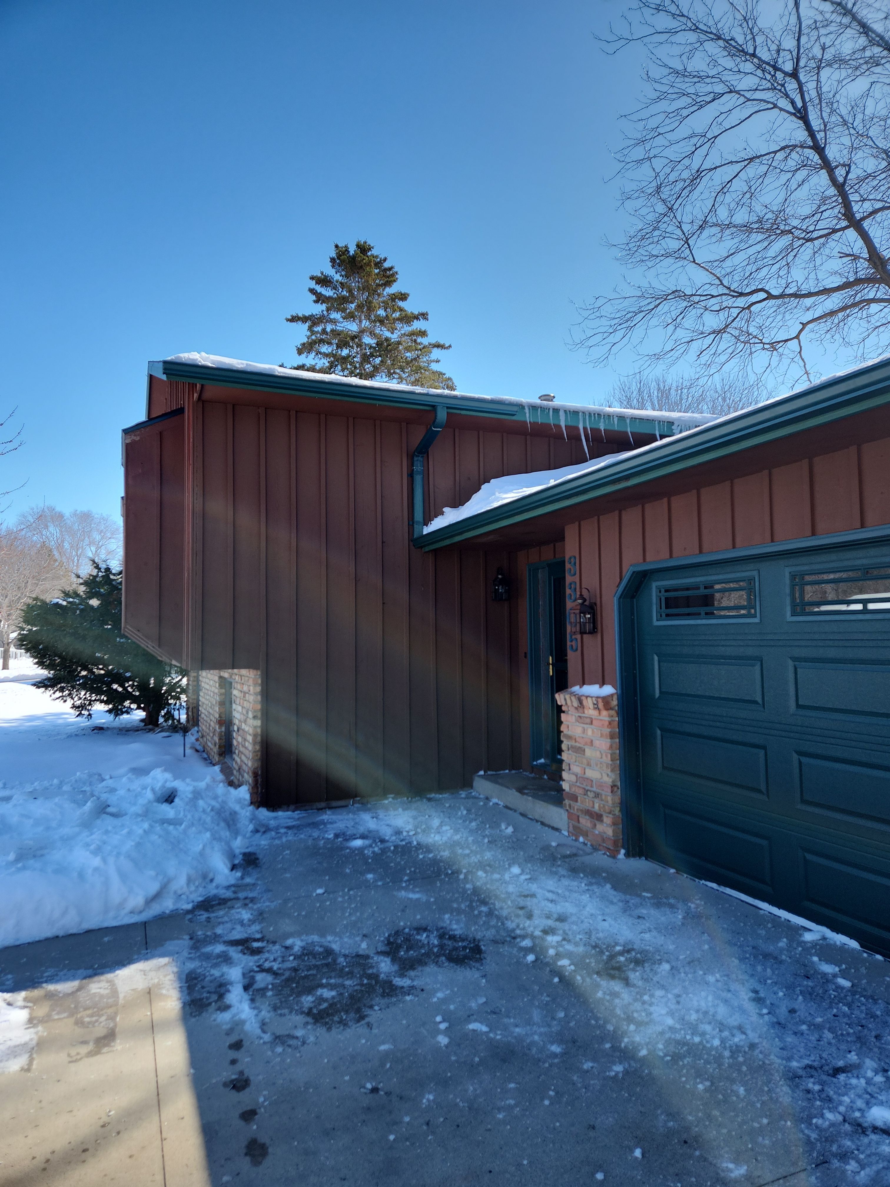 5" Gutters in Willmar by Next Level Seamless Gutters / Exteriors Inc.