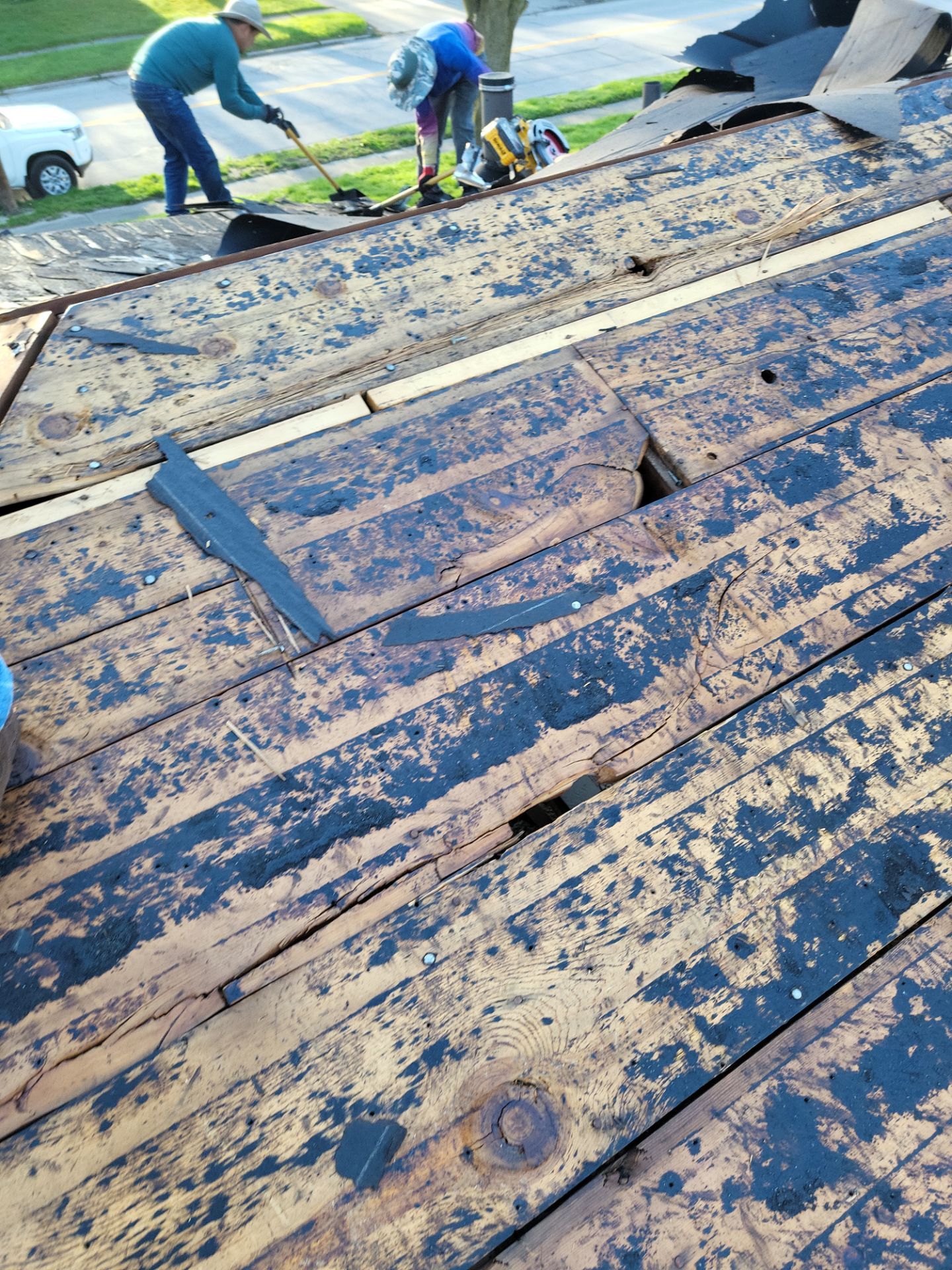 Atlas Pinnacle, Color, Weathered Wood, Drip Edge, Royal Brown by Eagle Eye Roofing