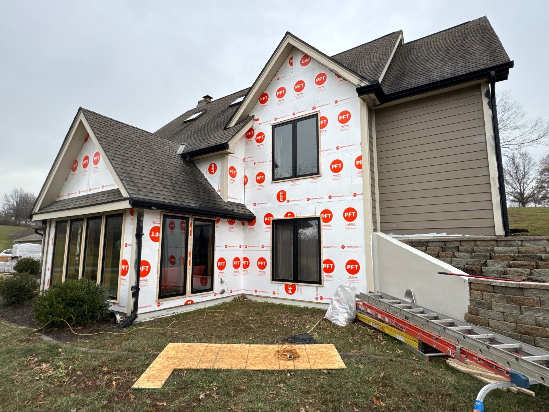 Siding Installation using Craneboard in Liberty Mo  by EEC  Windows, Siding & Roofing 