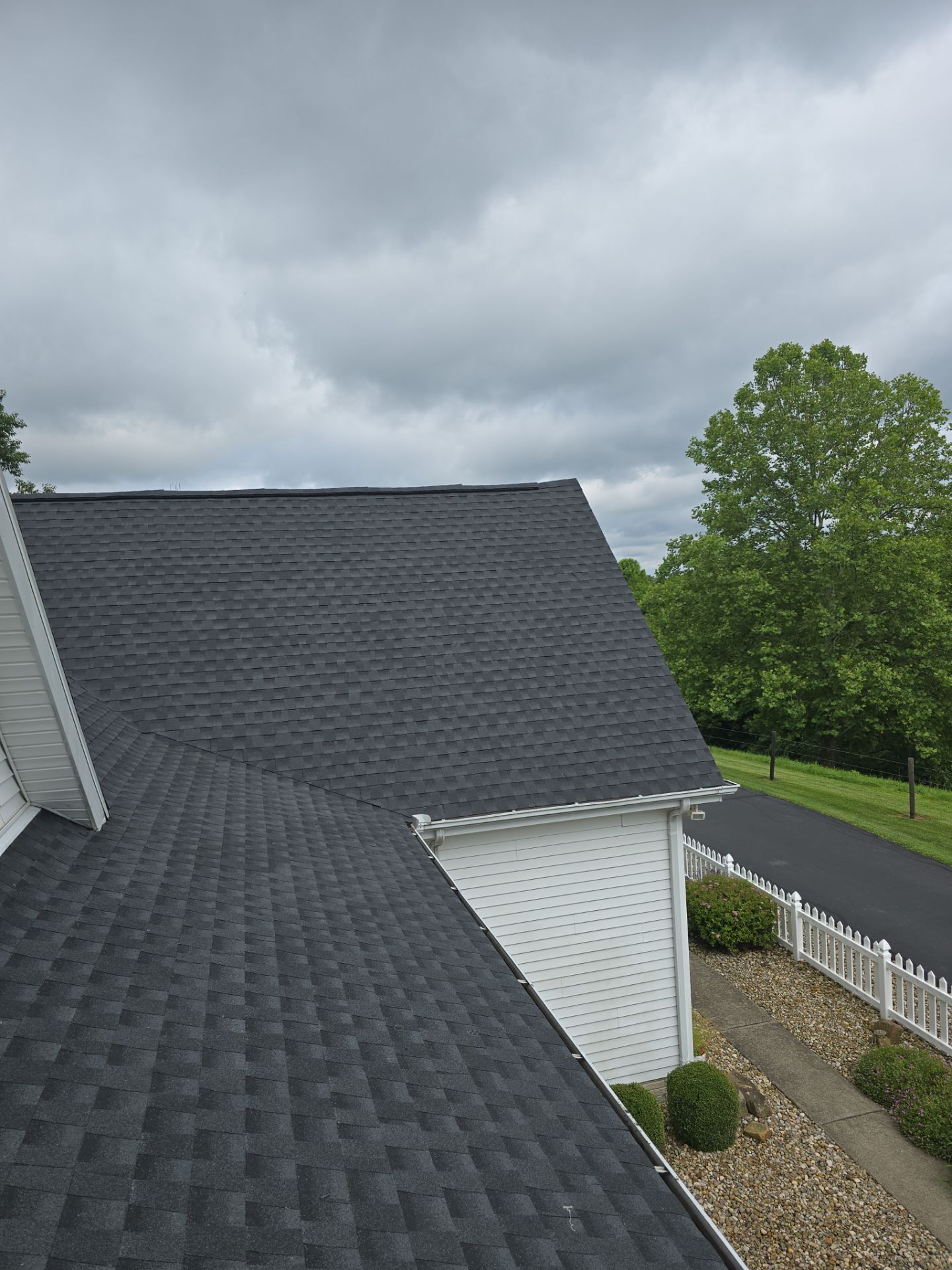Residential Roofing Installation using GAF Timberline HDZ Charcoal by Rainstoppers Roofing