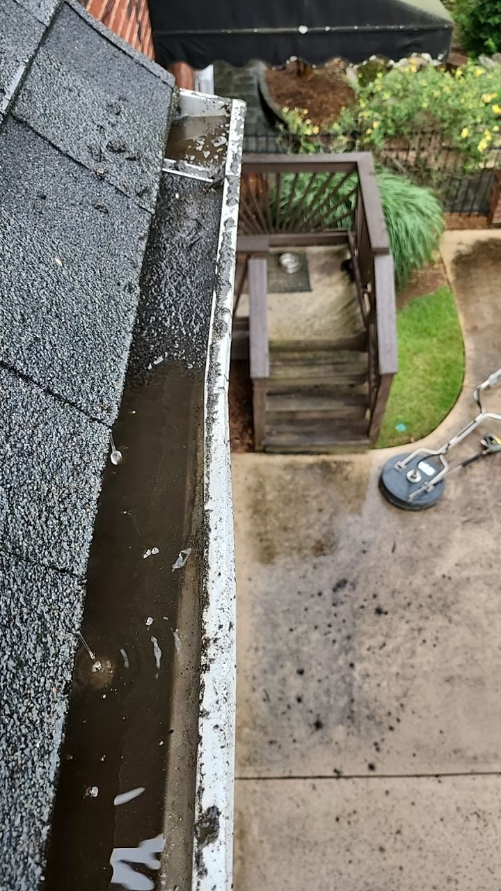 House Wash using cleaner by Power Wash Masters LLC