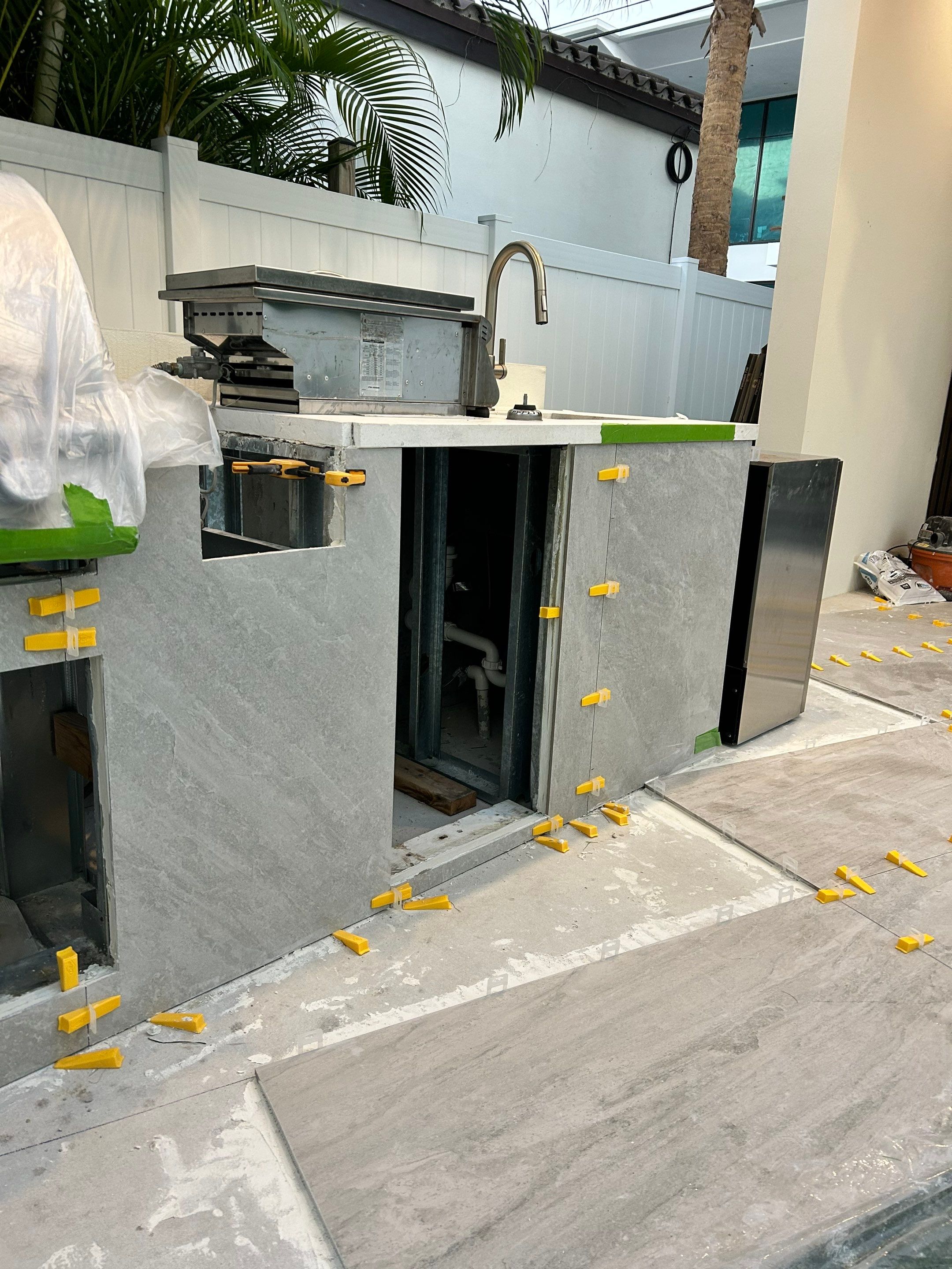 Outdoor BBQ - East Boca Raton by Hevi Tile