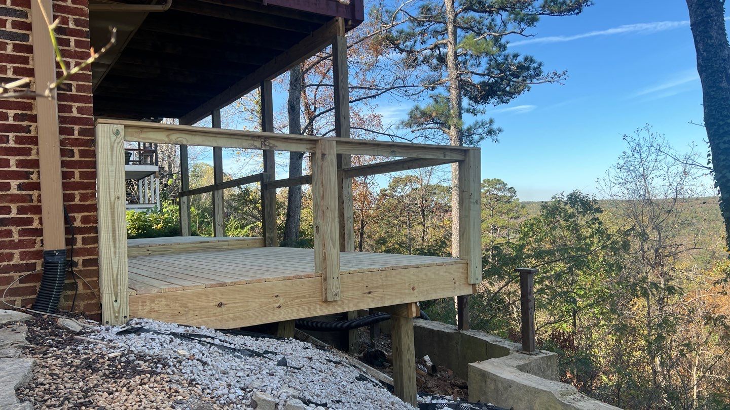 Shades Crest - Deck by Pillar and Pine