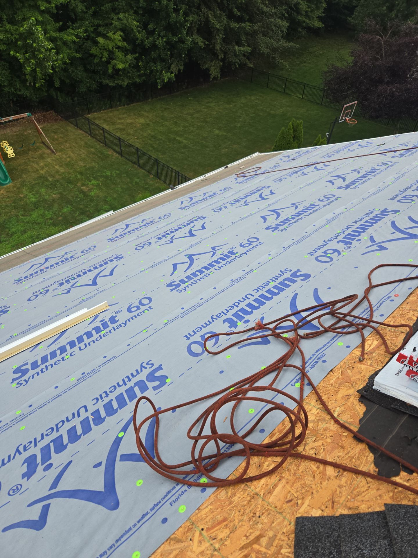 Atlas Pinnacle, Color, Black Shadow, Drip Edge, Color, White by Eagle Eye Roofing