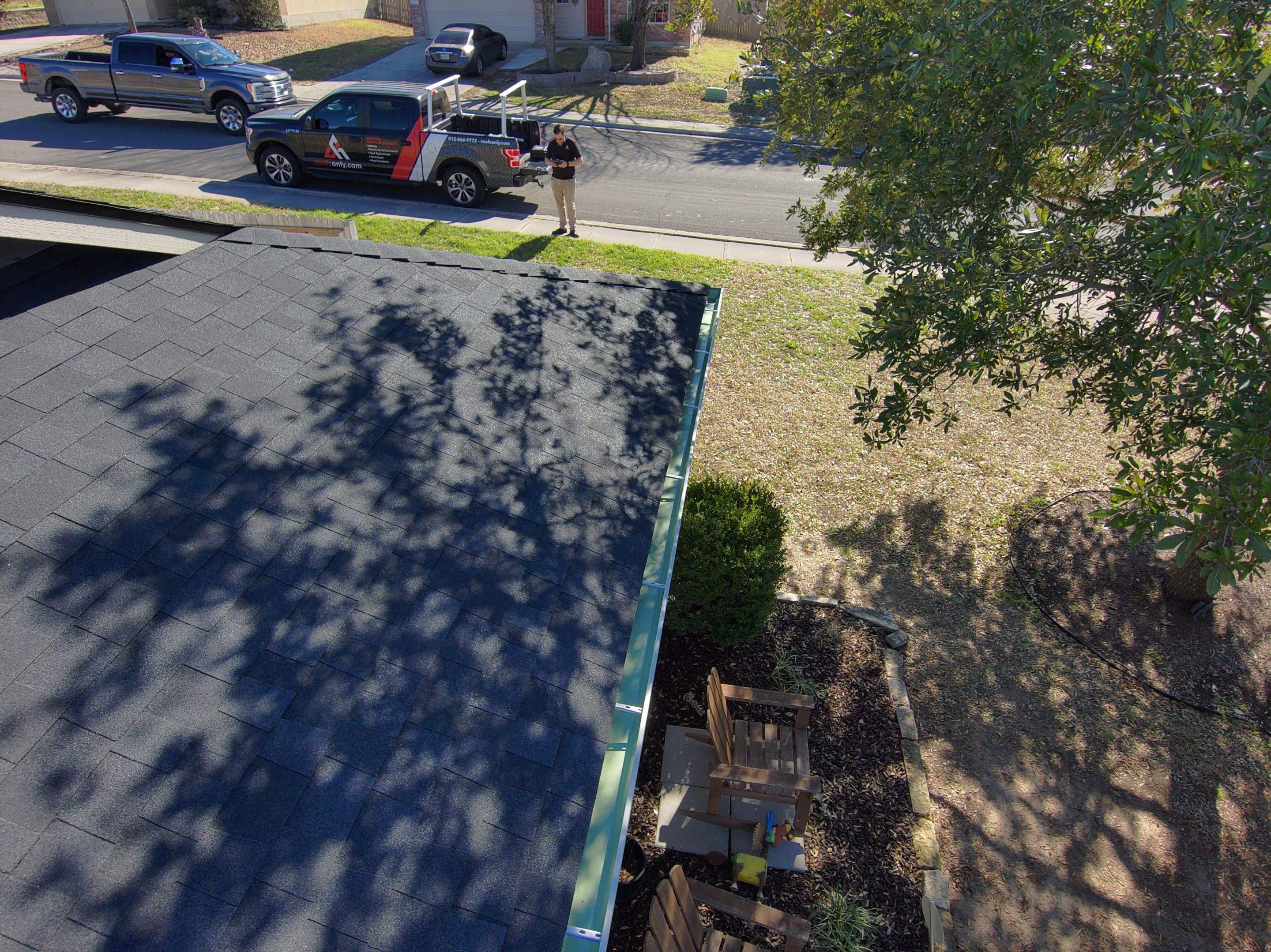 Onyx Black - Owens Corning TruDefinition Duration by RoofsOnly.com