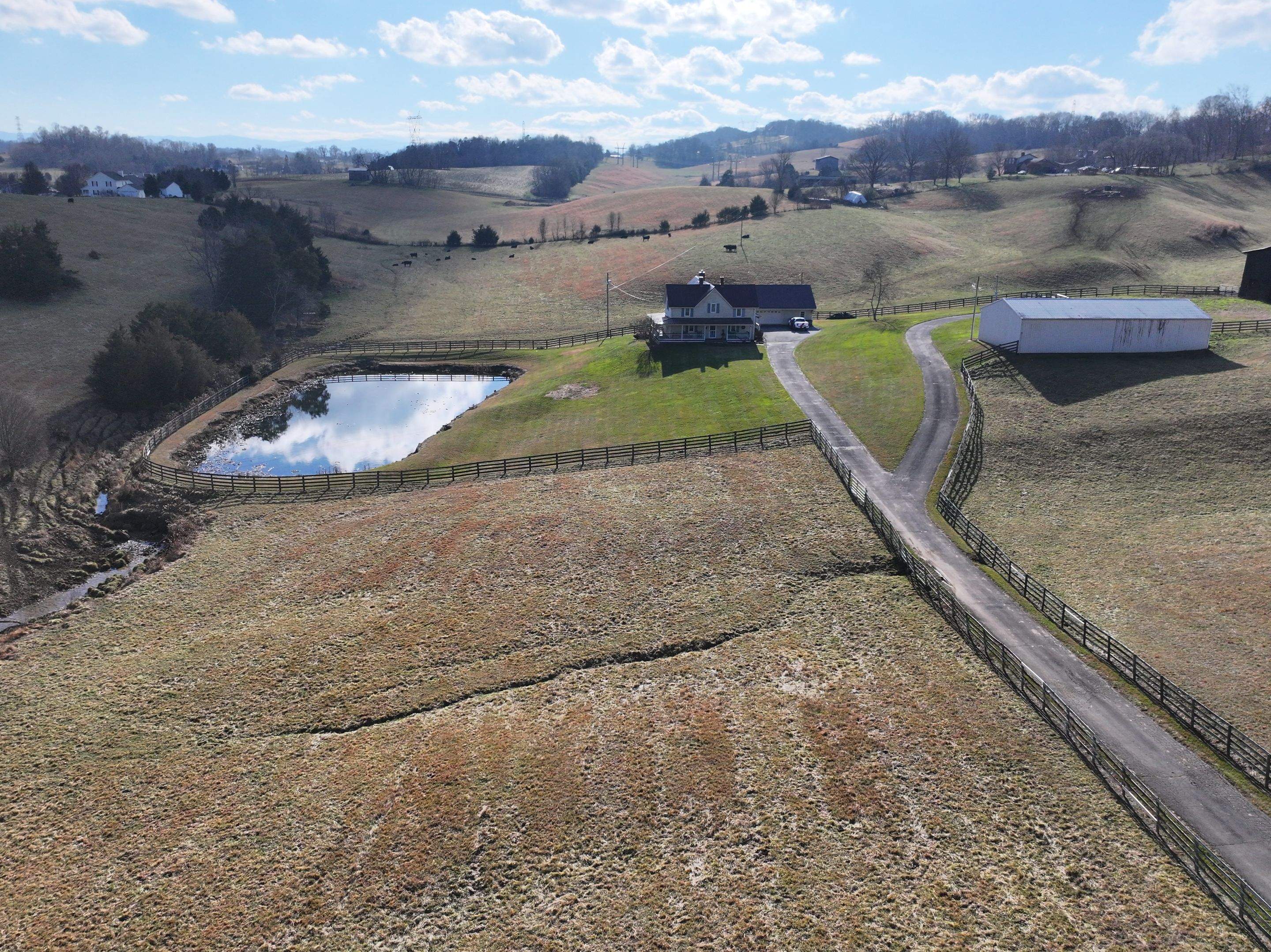 Caruthers Residence by Omnia Roofing