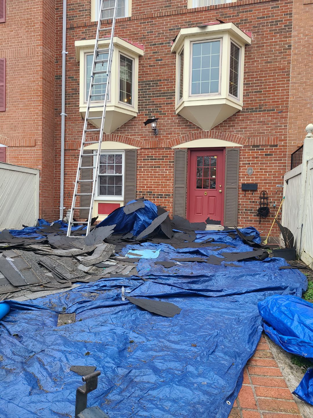 Alexandria Certainteed Landmark Roof in Colonial Slate by RM Banning, Inc.