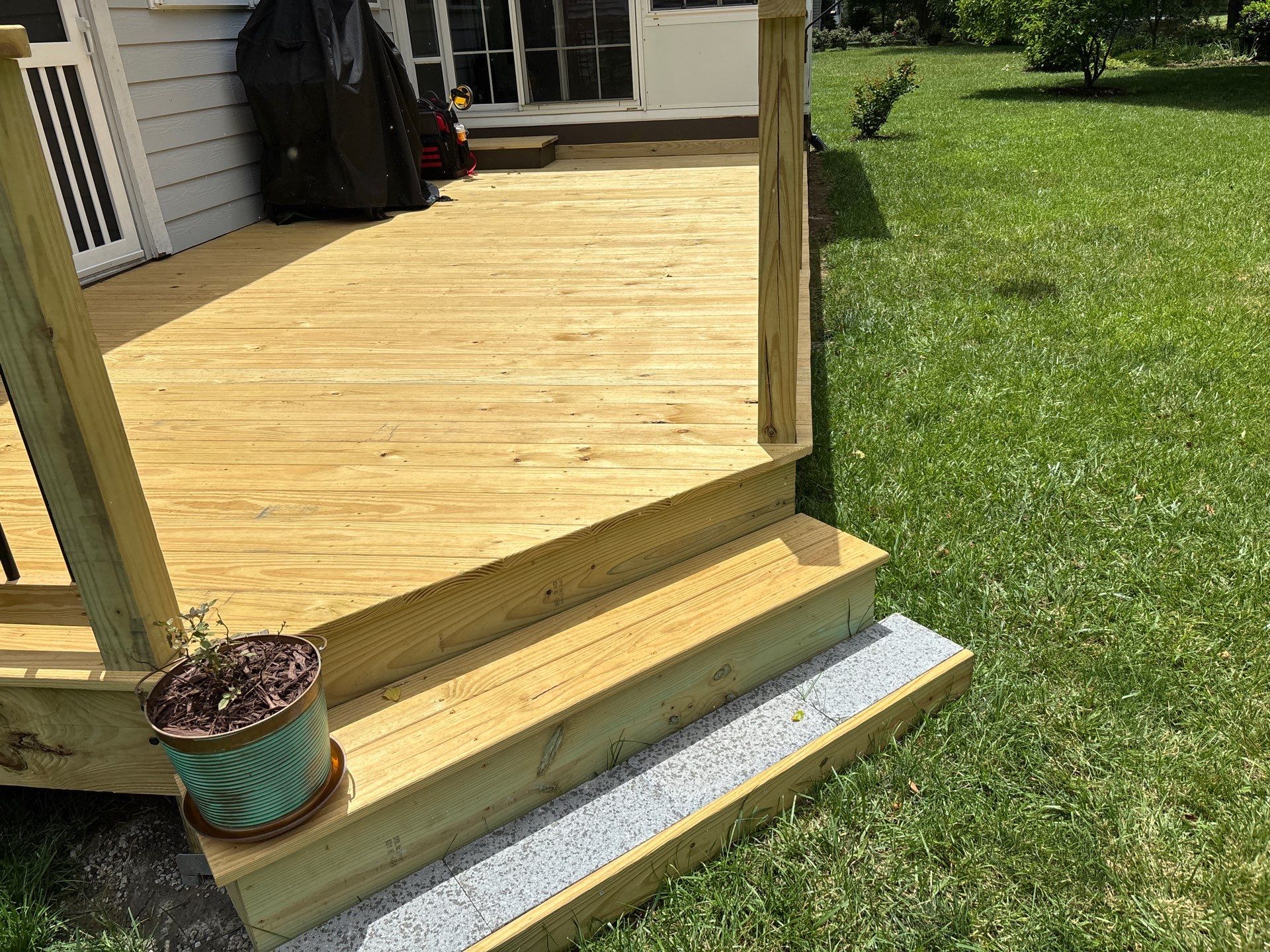 Wood Deck using Wood Sealant by DuraSeal