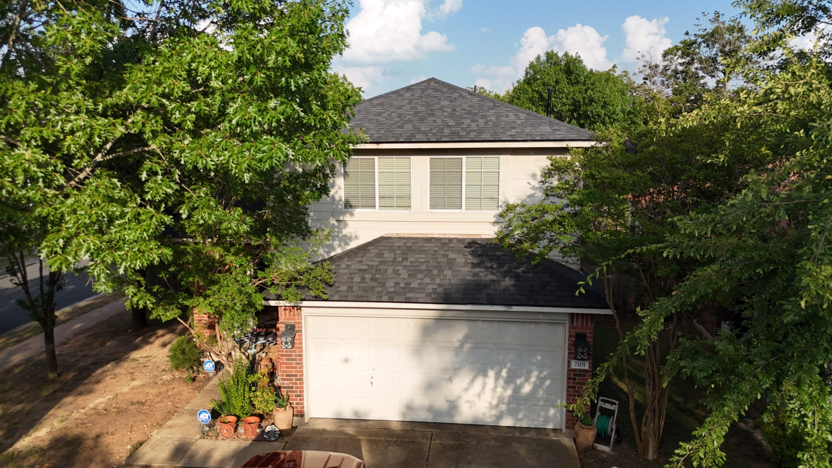 Onyx Black - Owens Corning TruDefinition Duration by RoofsOnly.com