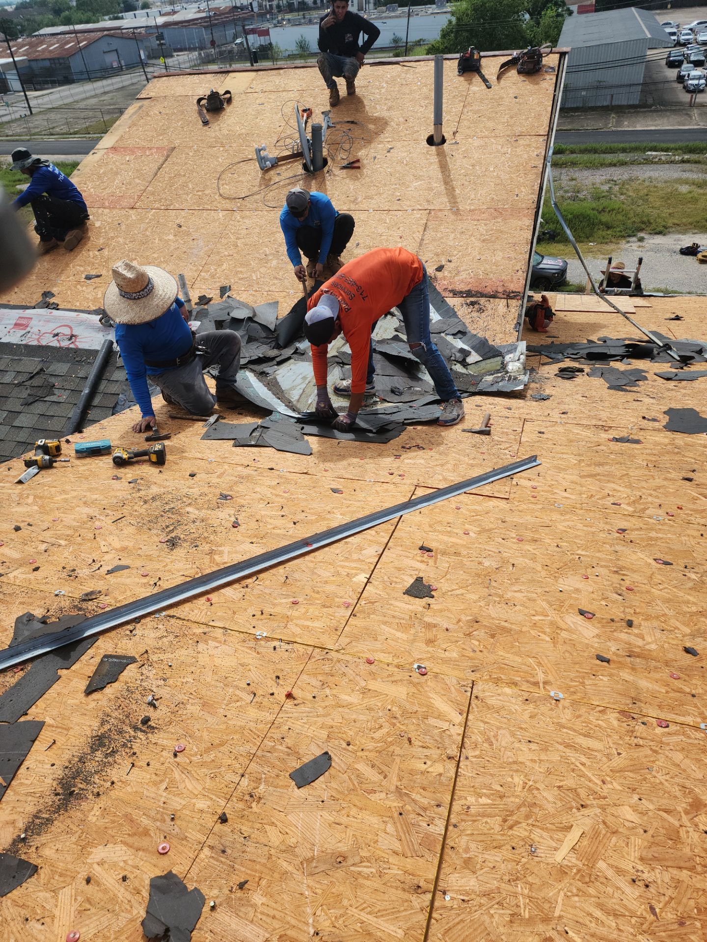 Residential Roofing Installation using Owen's Corning Duration (Lifetime) Shingles by Roof Repair Company