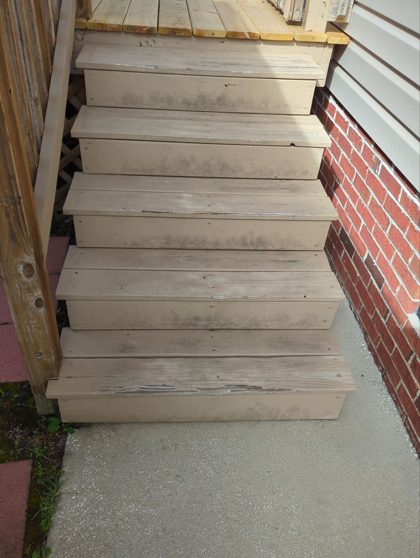 Painted Deck using Wood Sealant by DuraSeal