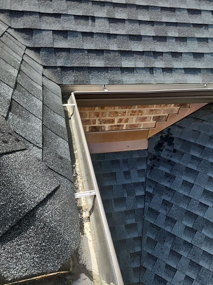 House Wash using cleaner by Power Wash Masters LLC