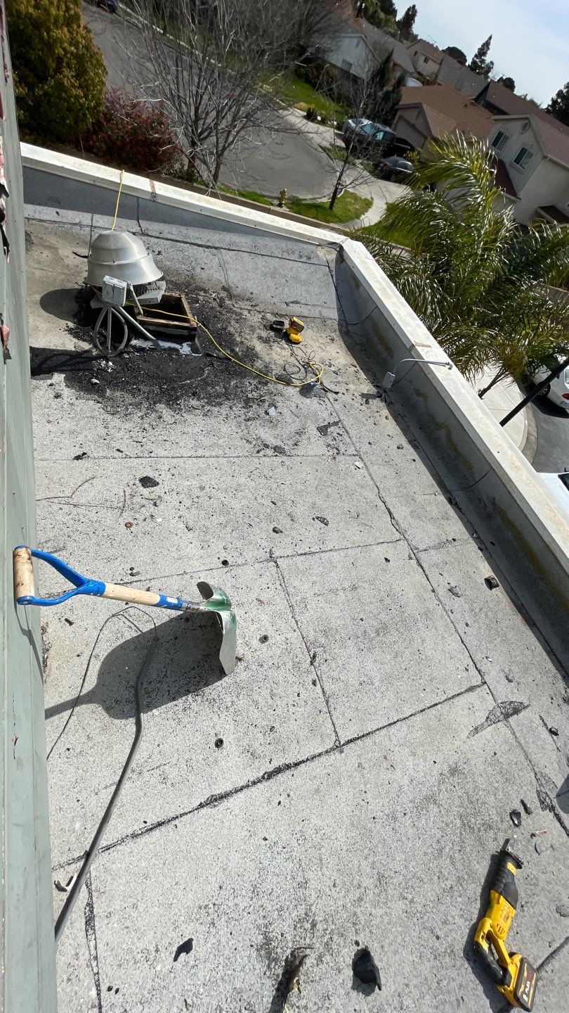 TPO single-ply roofing system using GAF Everguard 60 mil by Straight Edge Roofing Inc