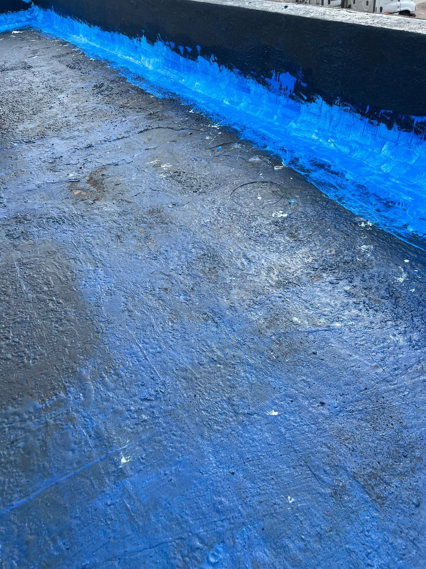 Dirty leaking Gravel Roof by Bayfront Roofing and Construction