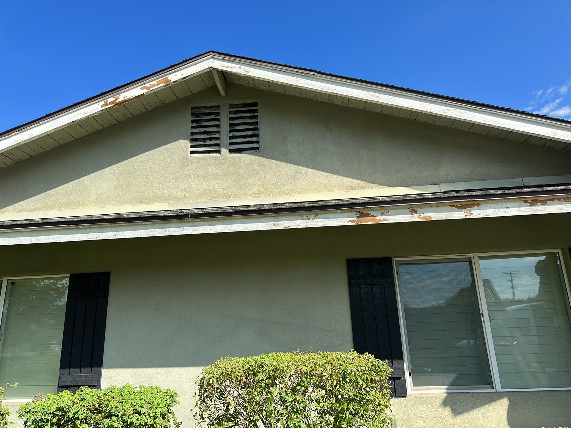 Exterior House Painting - Phoenix by Crash of Rhinos Painting & Garage Floors