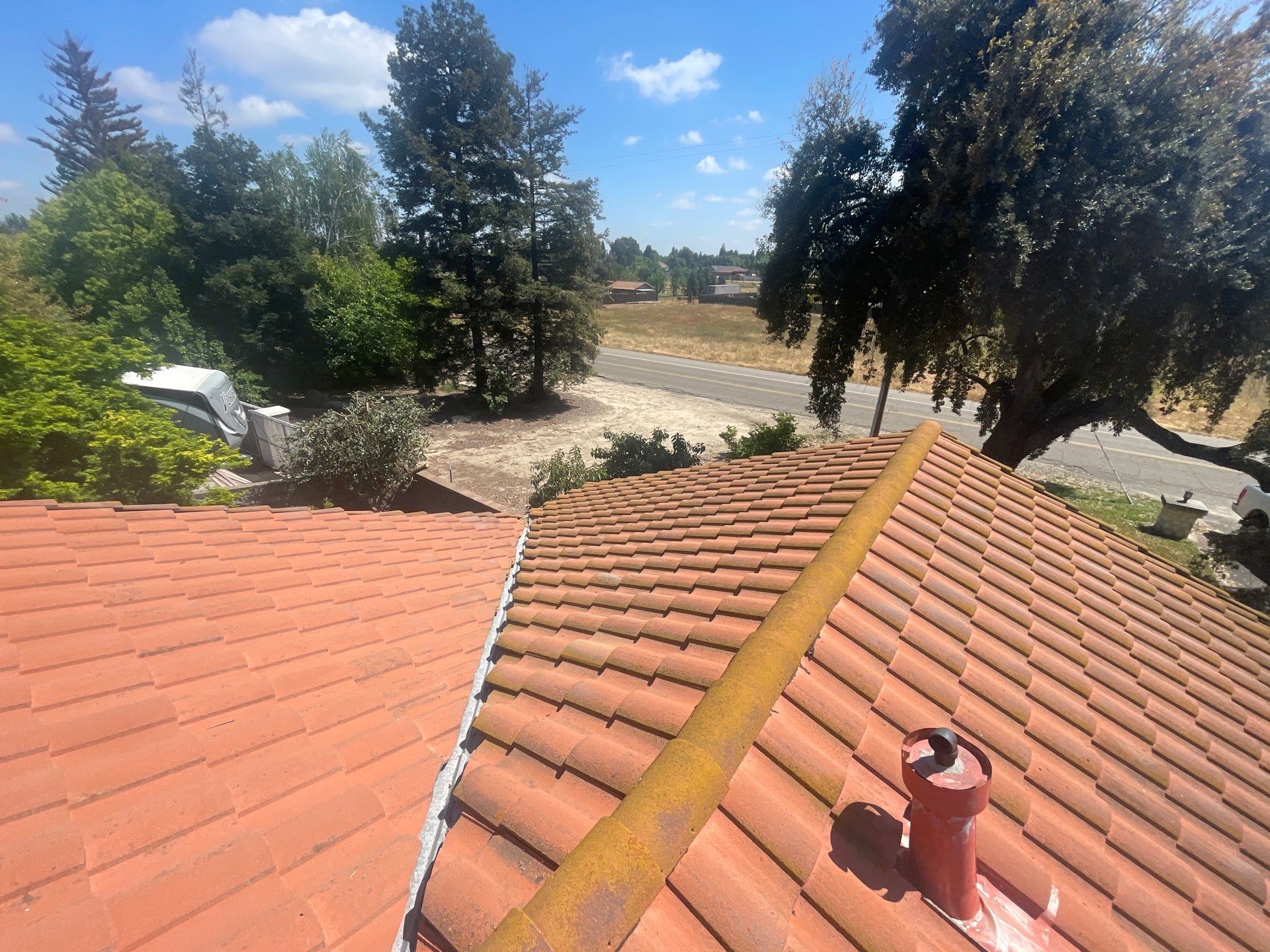 Presidential shingle roof by Straight Edge Roofing Inc