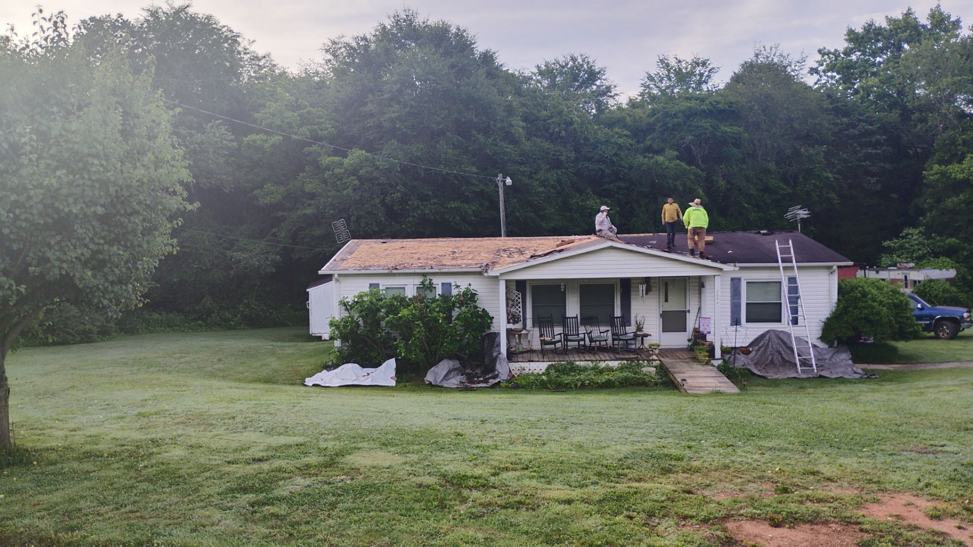 Taylor Roof by BROCK BUILDERS 