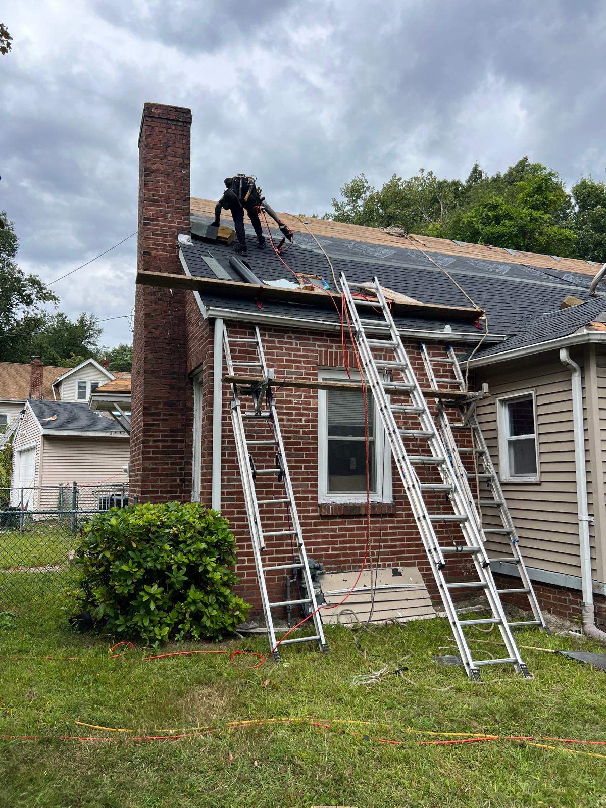 Full Roof Replacement – Owens Corning Duration, Onyx Black with Ridge Vent Upgrade by JOHNNYS PRO
