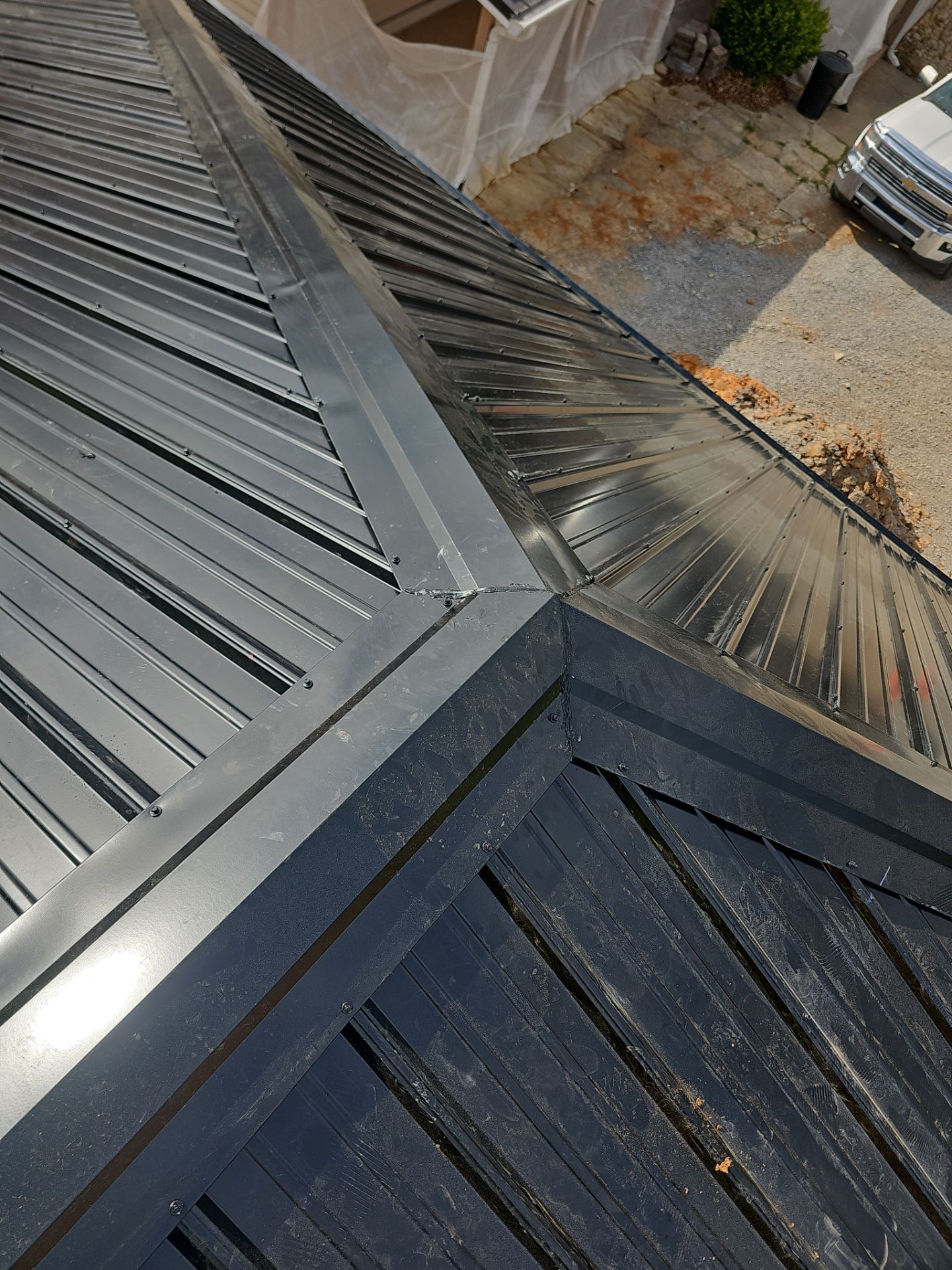 Daniels Garage by Omnia Roofing