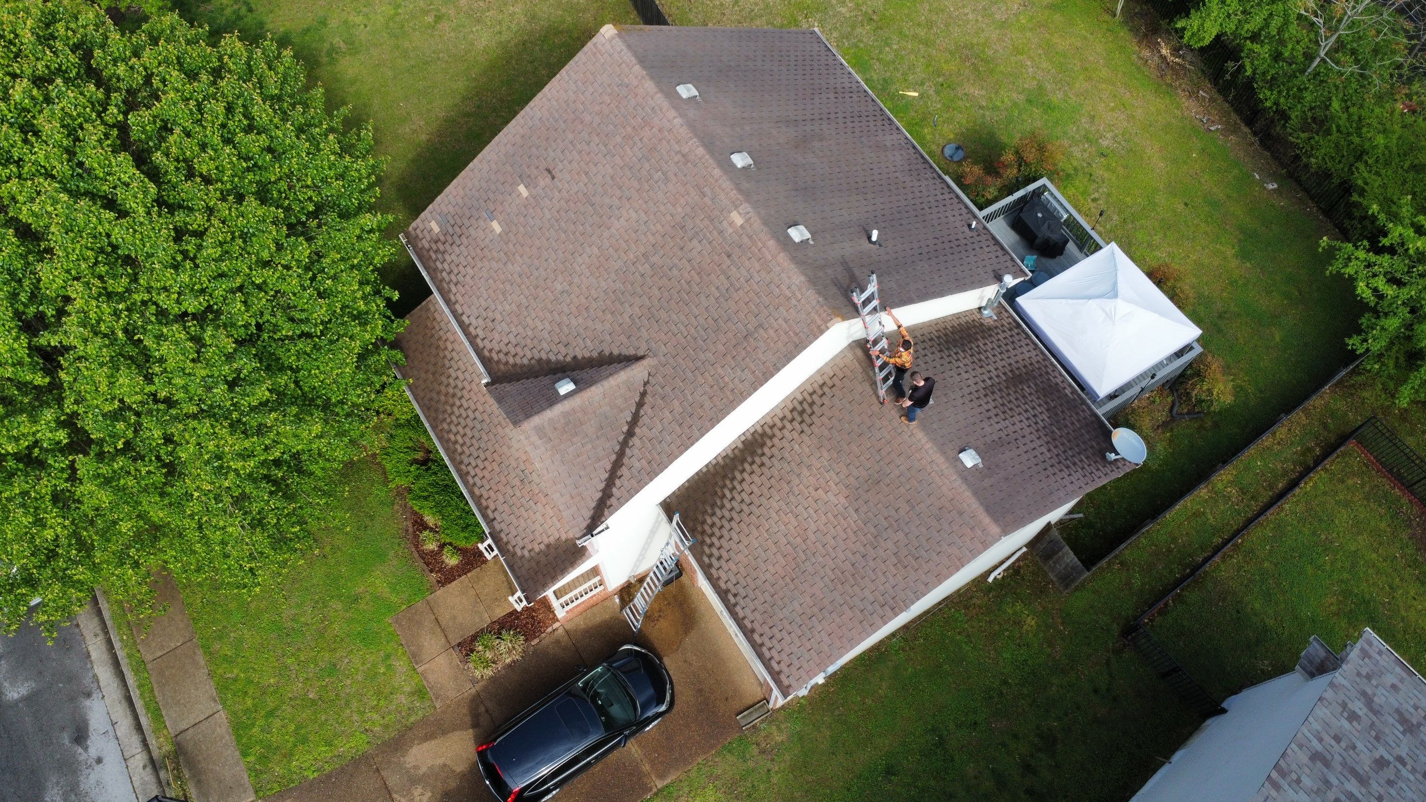 Residential Roofing Installation using Owens Corning Oakridge Roofing System by Undersun Roofing 