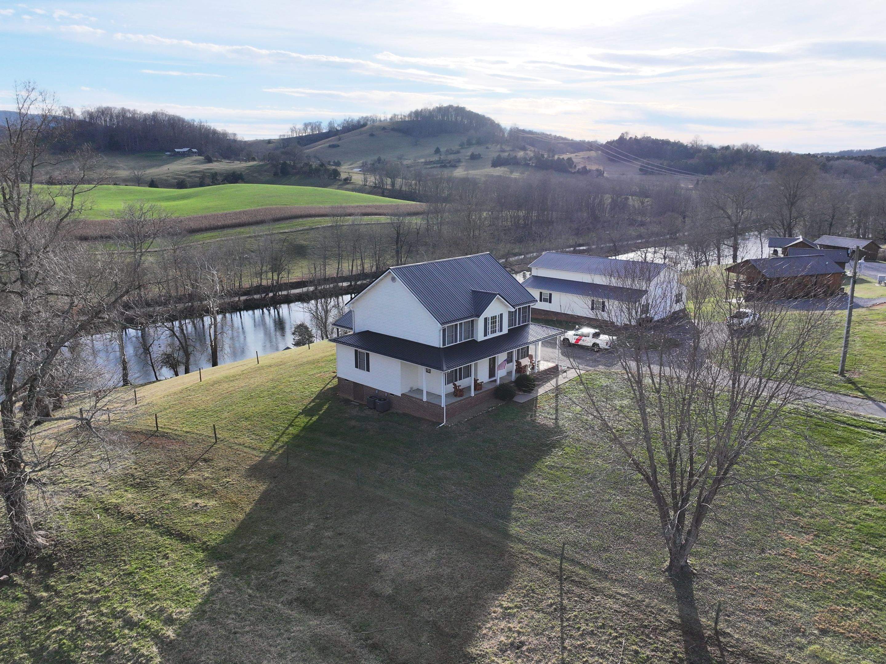 Cogan Residence by Omnia Roofing