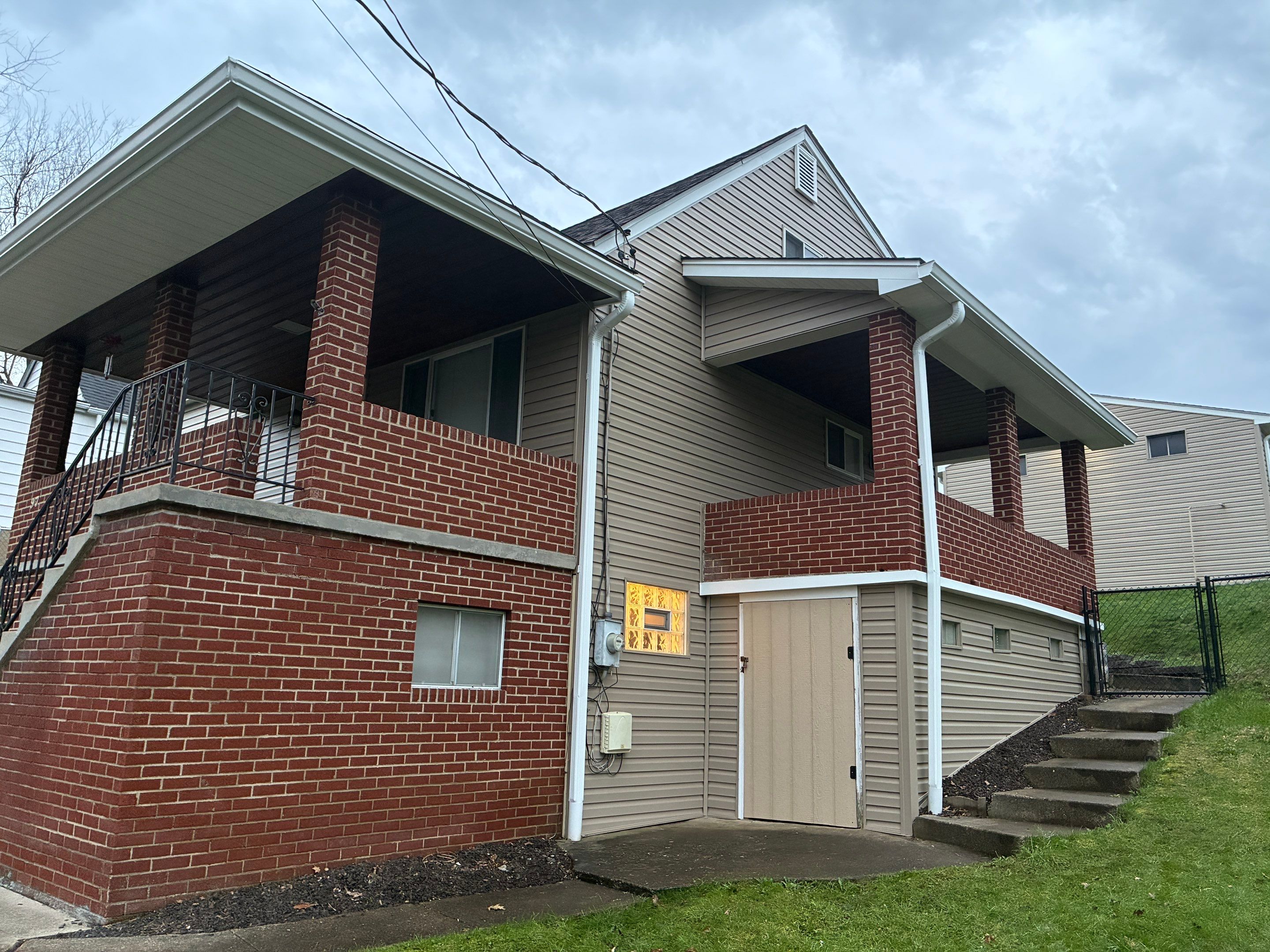 From ancient aluminum to beautiful vinyl siding in Westview by Ideal Siding Pittsburgh