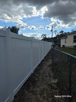 Vinyl Fence Install in North Port