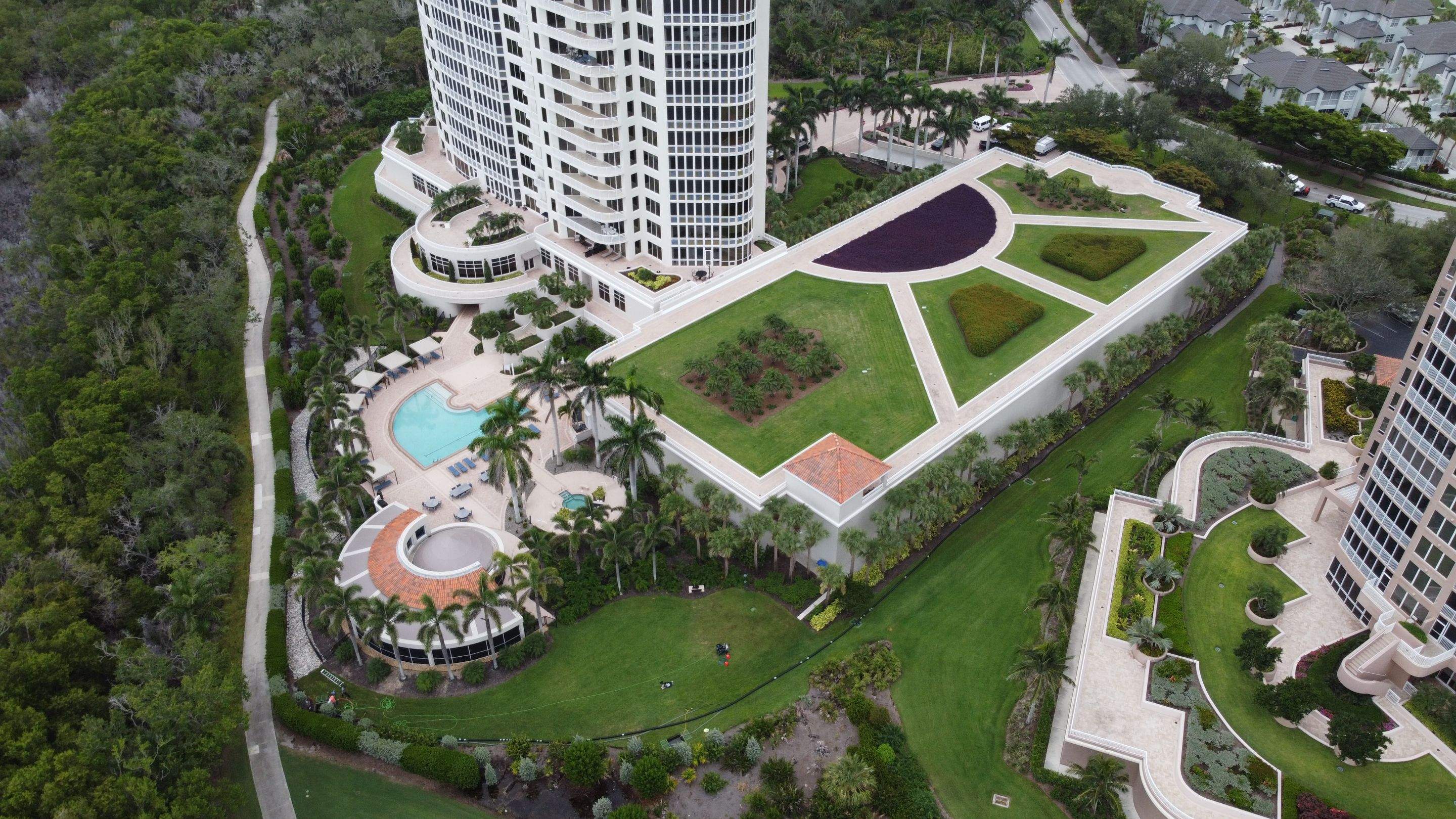 Bonita Bay Condo Stormwater Maintenance with PRS by Don Mar, Inc. Storm Water Solutions