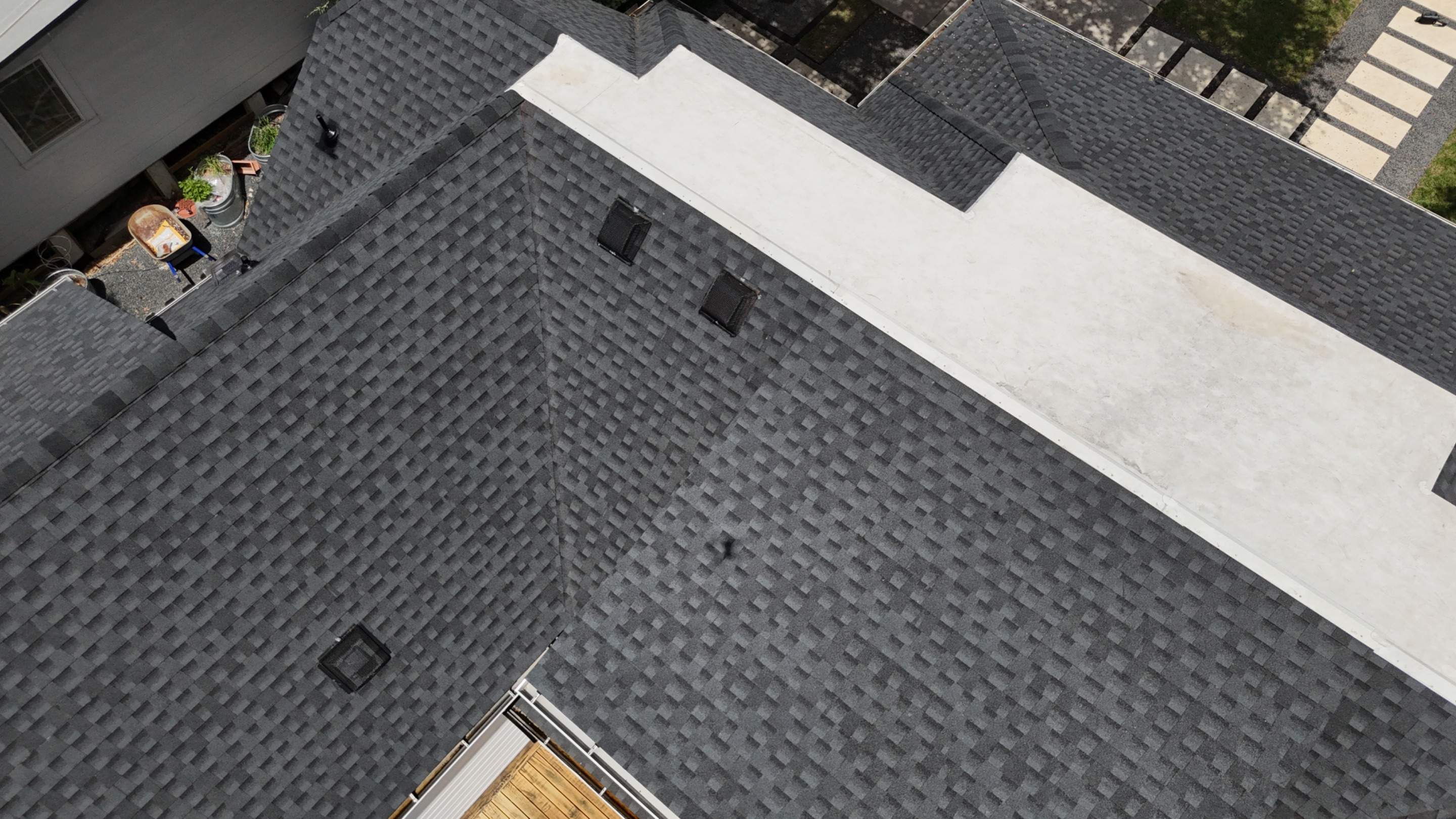 Charcoal - GAF Timberline HDZ by RoofsOnly.com