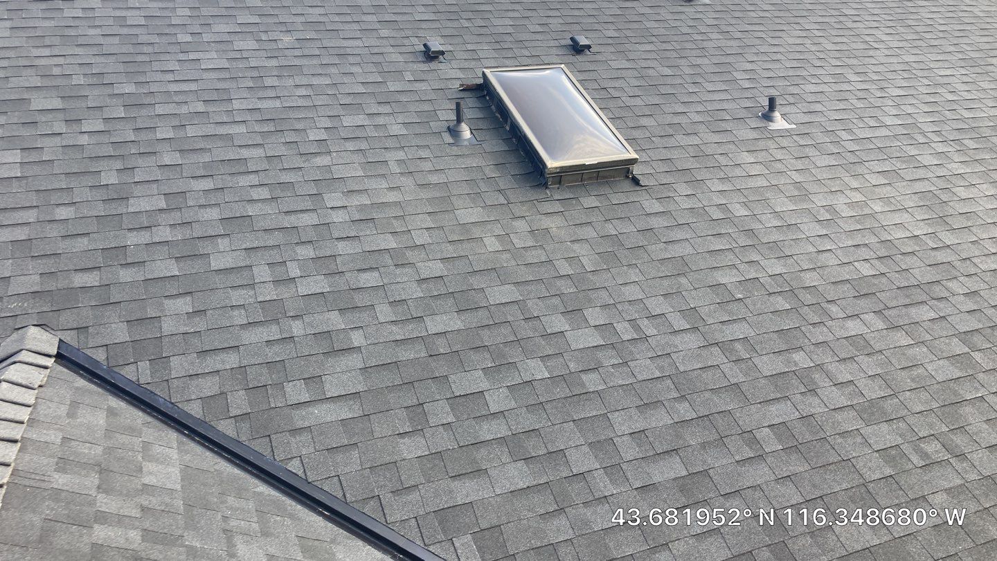 Eagle Idaho Single Level Residential Roofing Installation using Owens Corning by ID Roofing LLC