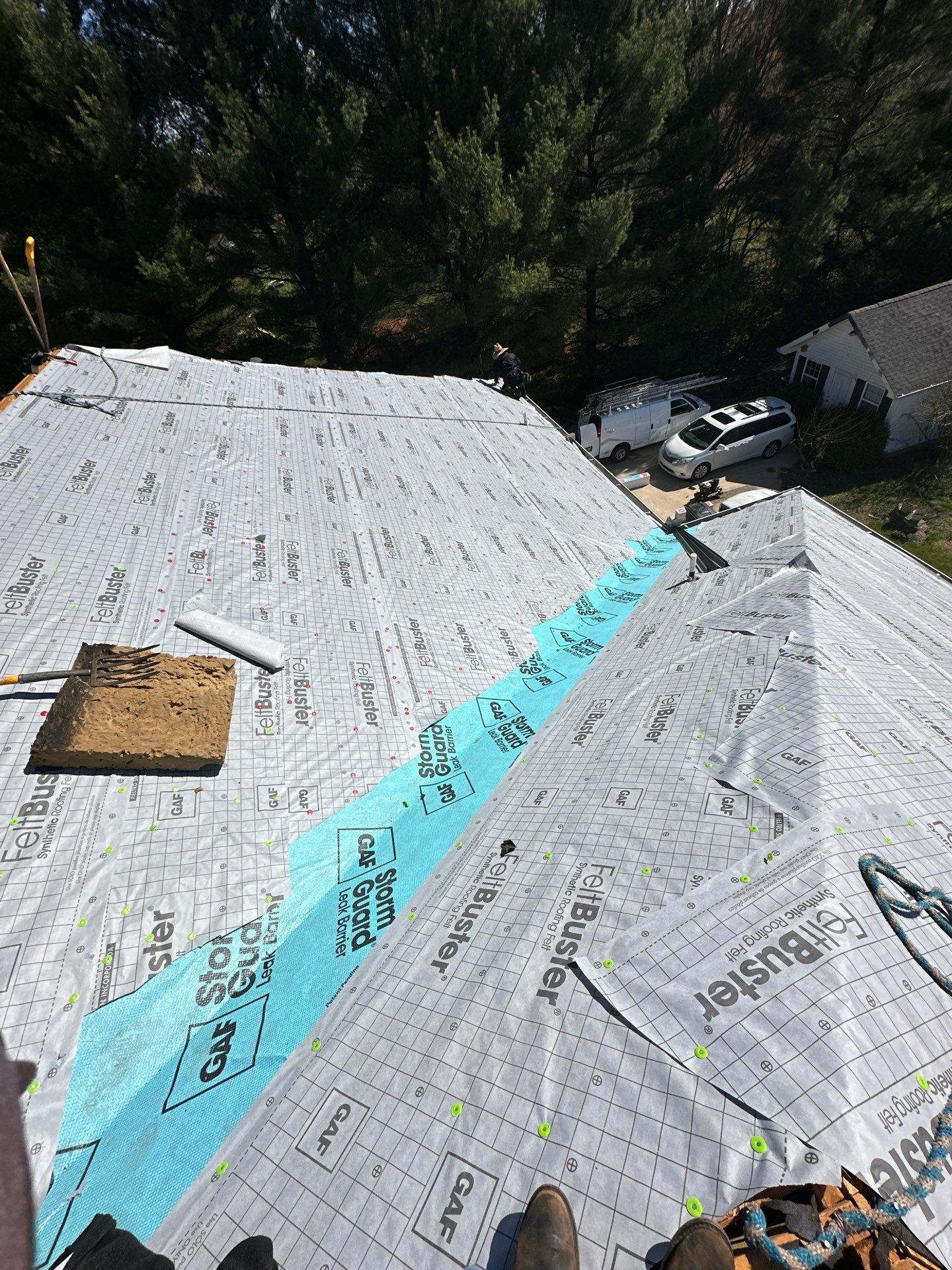 Residential Roofing Installation using GAF Timberline HDZ Charcoal by Undersun Roofing 