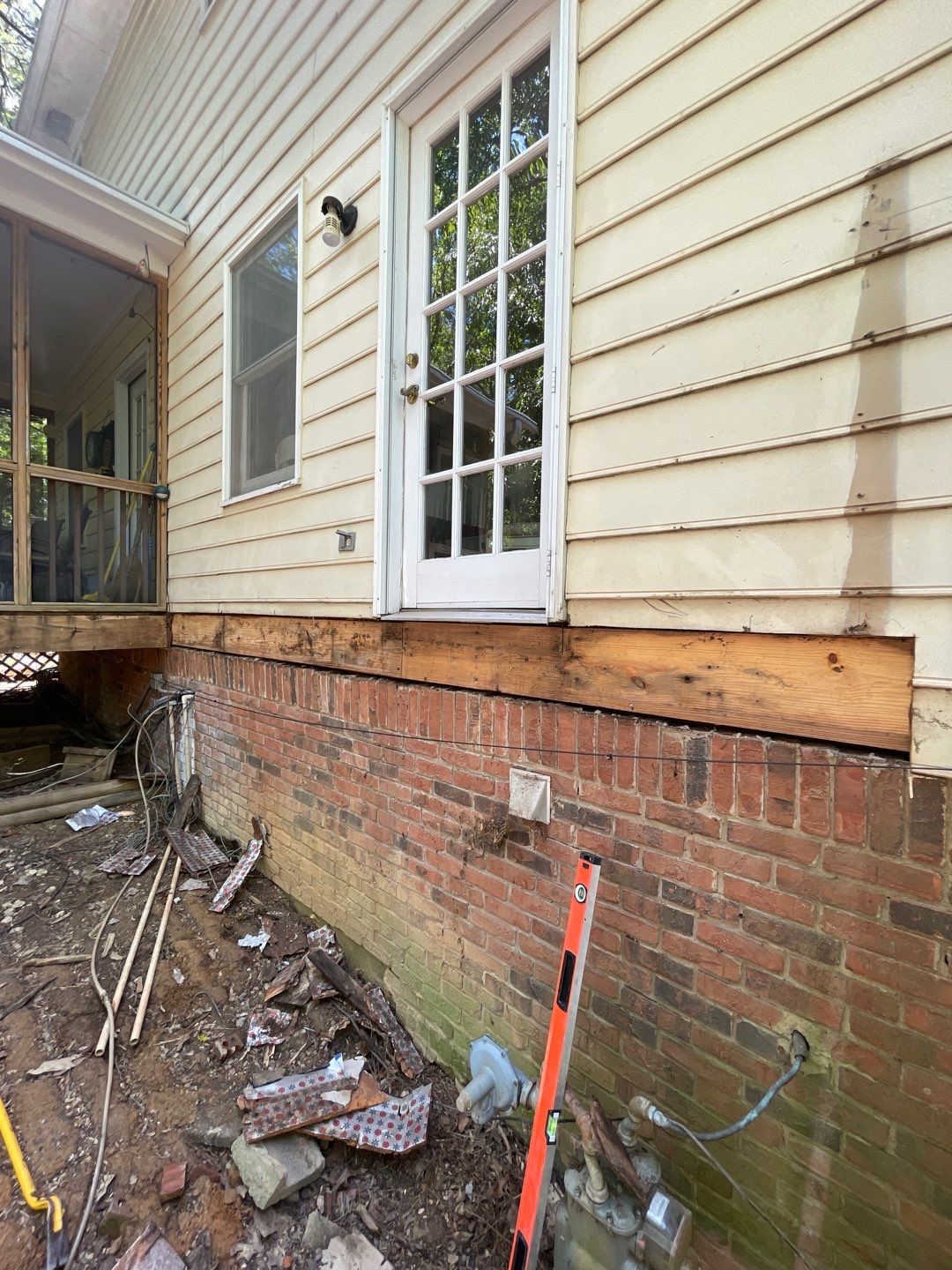 Oak Leaf Circle - Deck Installation  by Pillar and Pine