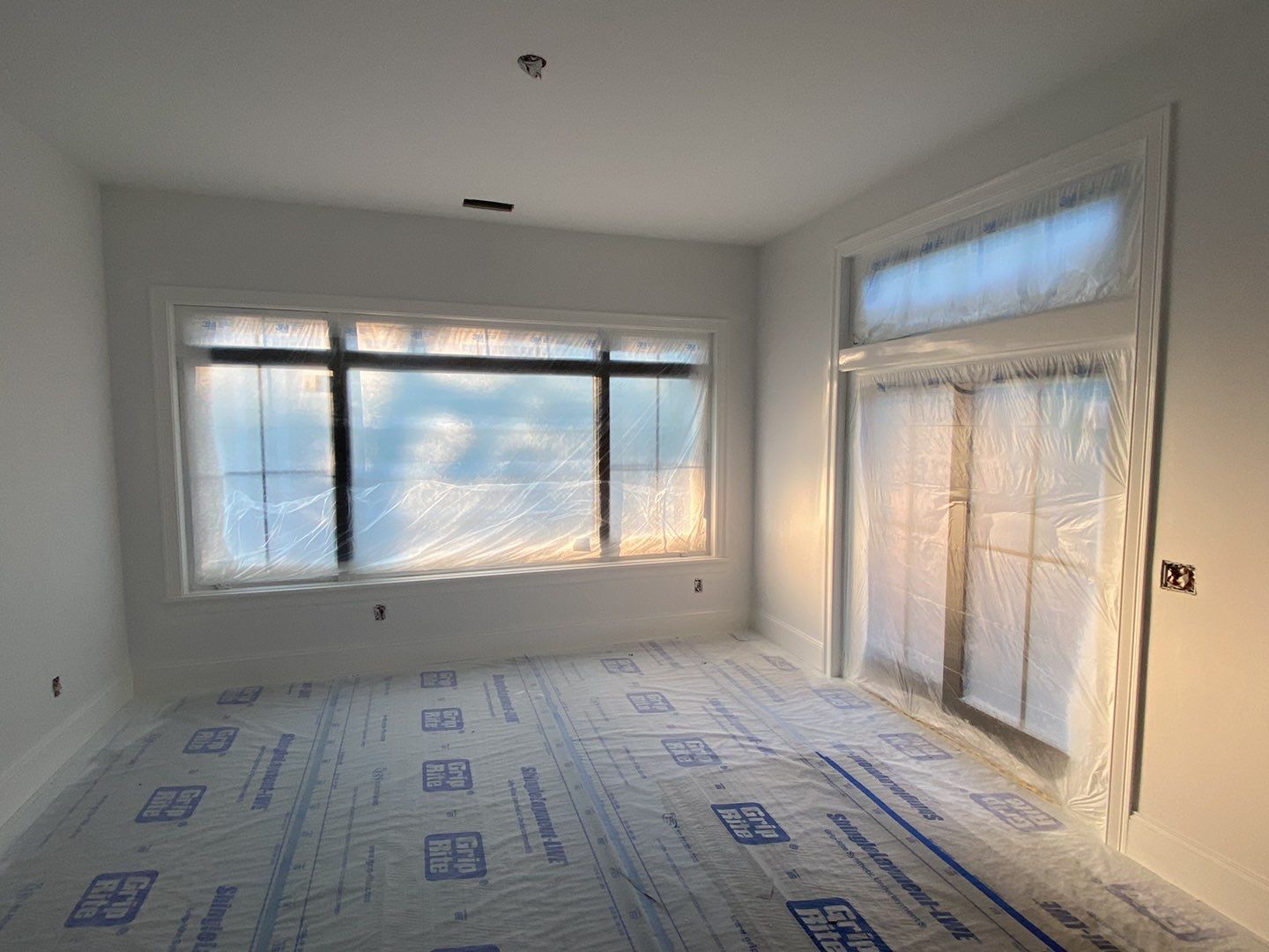 Interior Painting using Snowbound White  by EXCELLENCE | CARTO