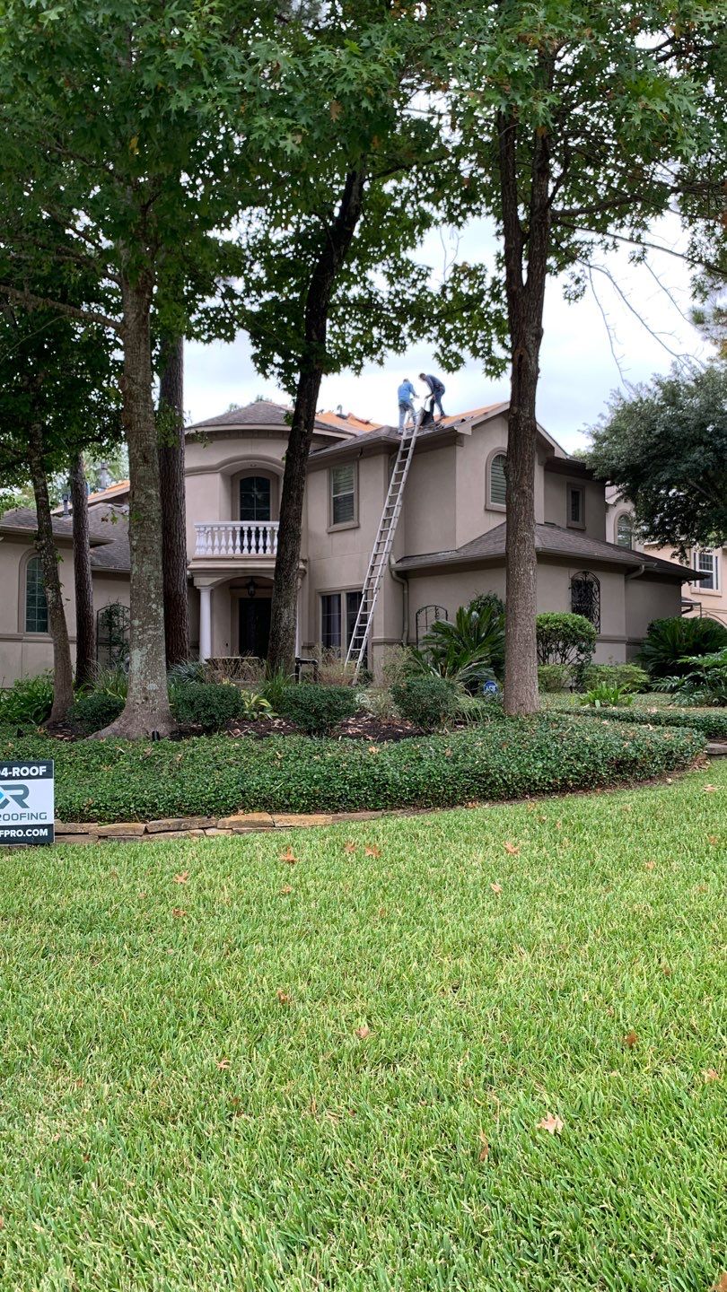 GAF HDZ - Charcoal by Elite Roofing LLC
