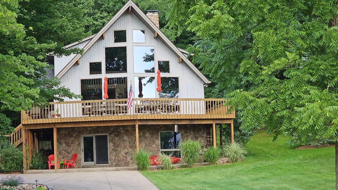 Owens Corning Color: Williamsburg Gray by Eagle Eye Roofing