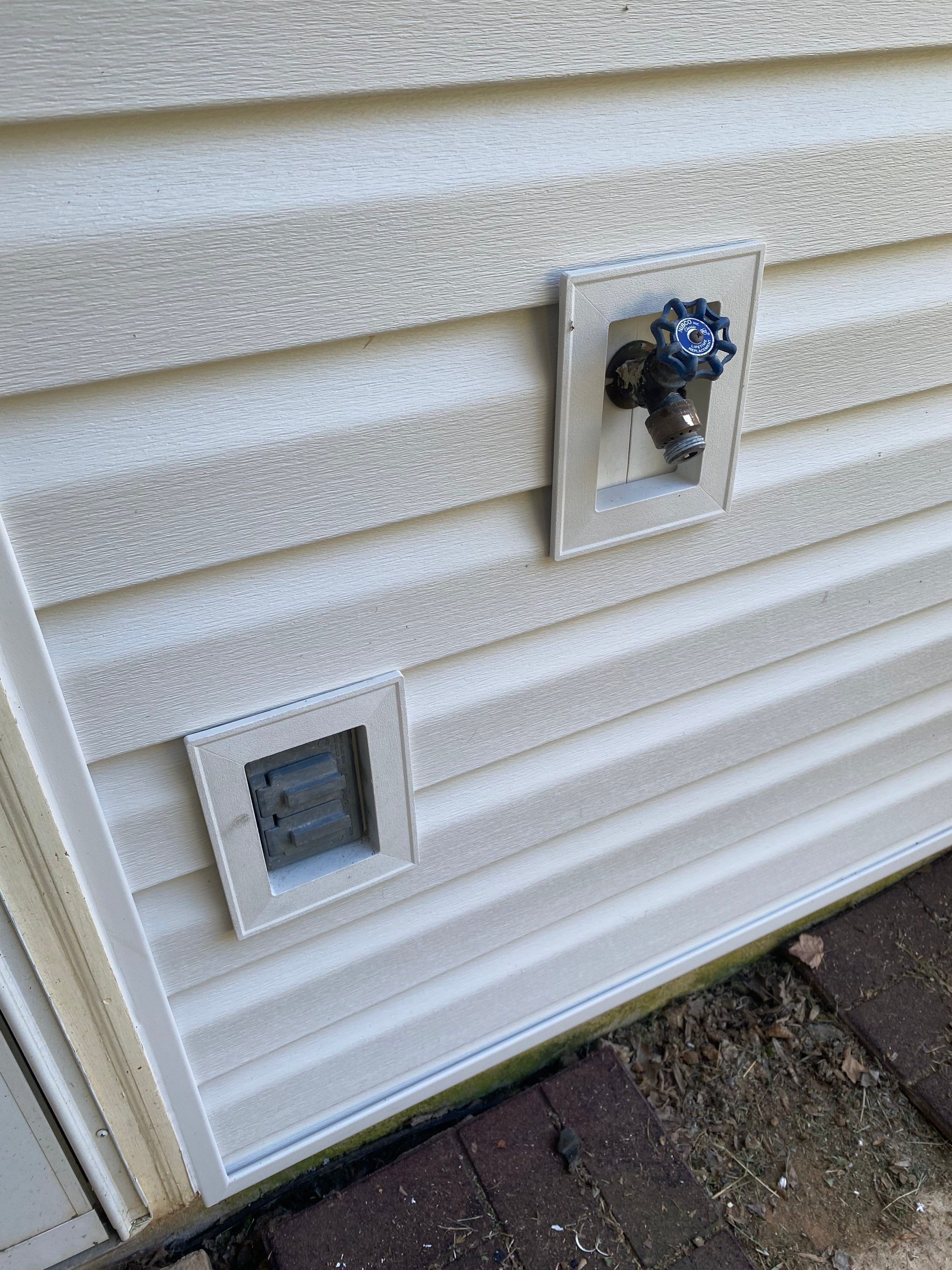 Woodbridge: Siding Replacement with Mastic Ovation Vinyl siding in Linen  by RM Banning, Inc.