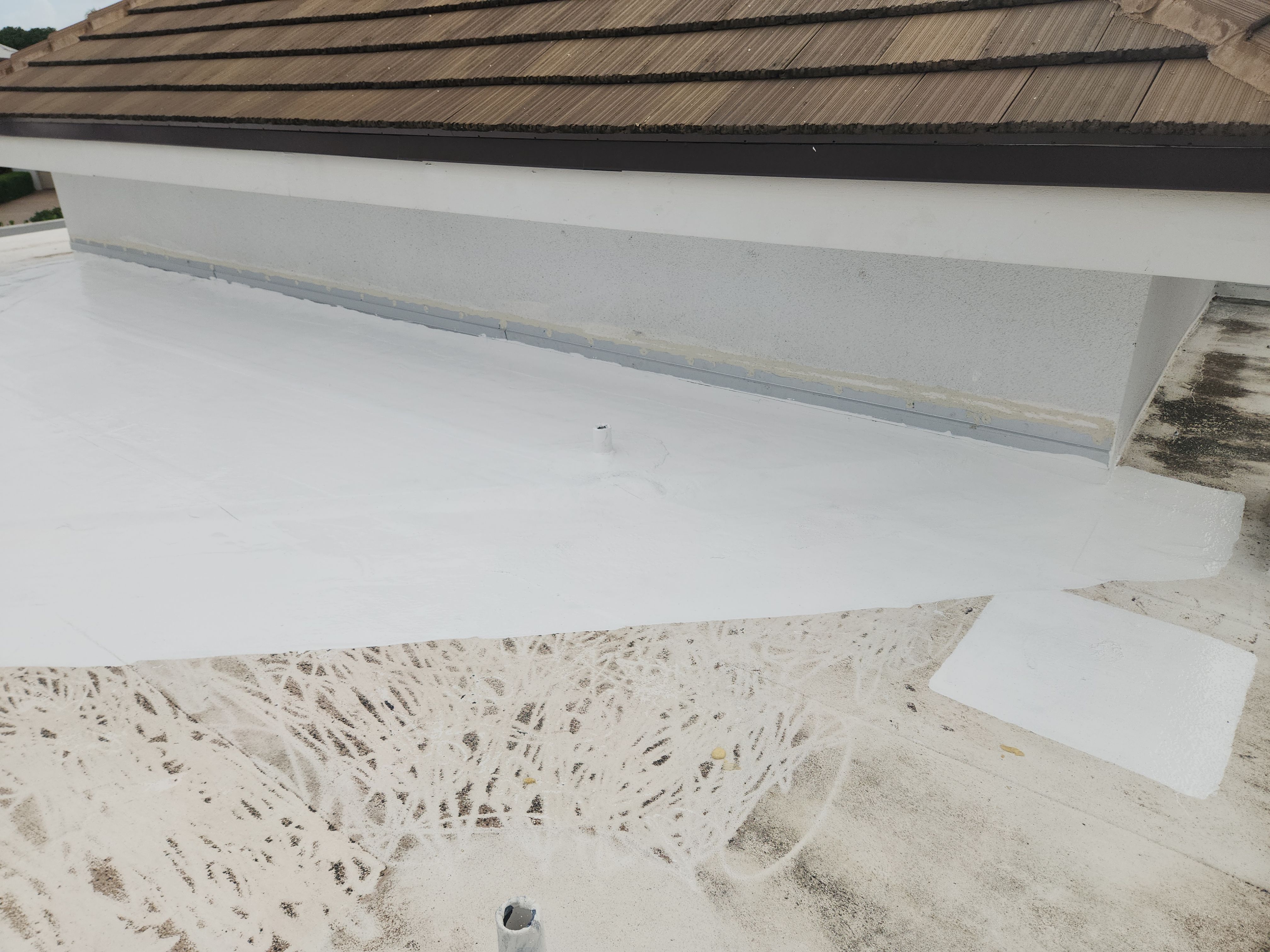 Flat Roof Restoration and Silicone Coating in Boca Raton by Aastro Roofing