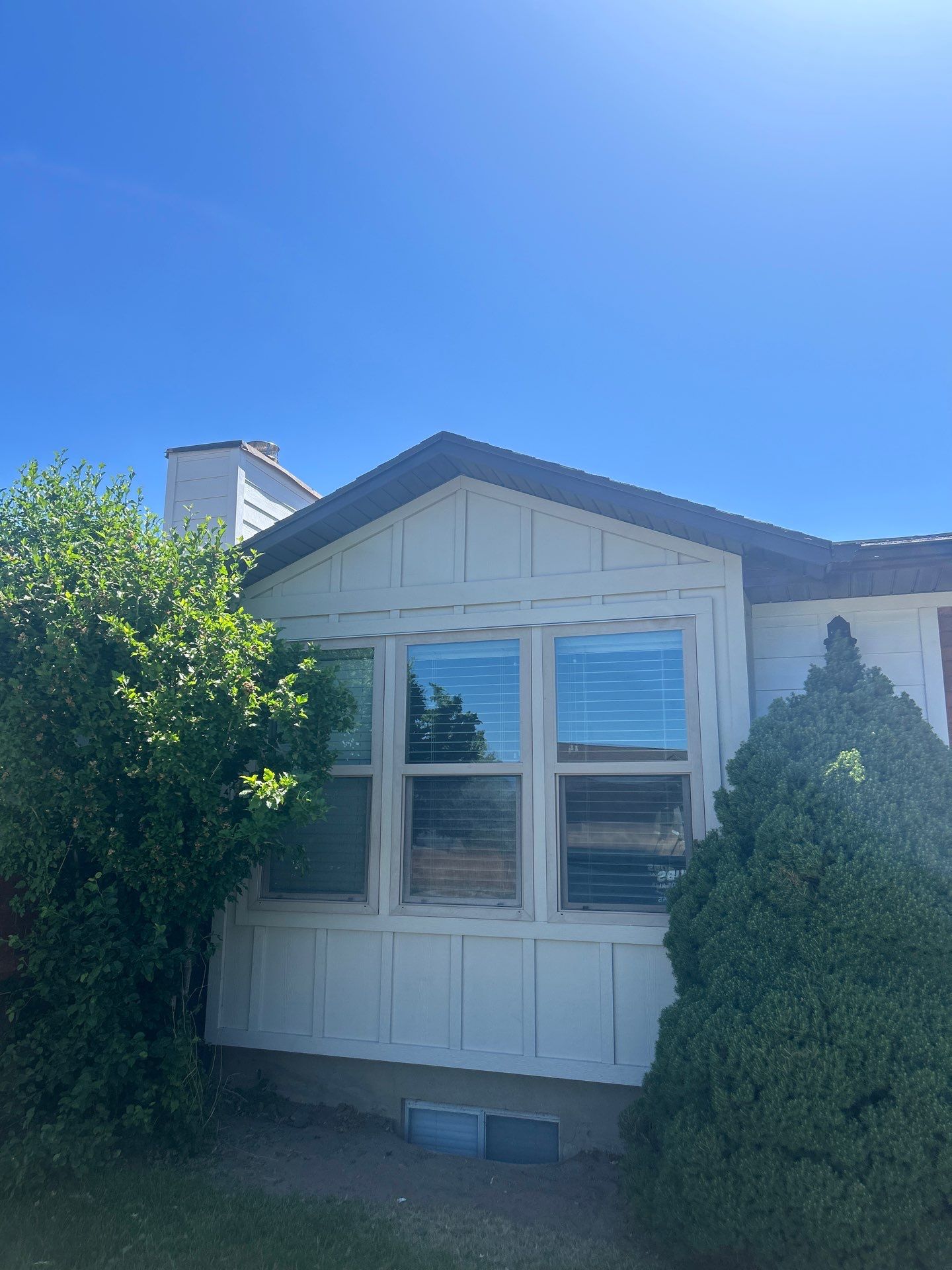 Orem | Hardie B&B and Lap Siding | Cobble Stone & Arctic White by Ideal Siding Utah