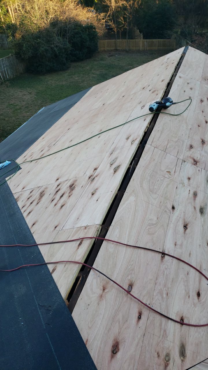 Arlington: CertainTeed Landmark Pro Designer Shingles in Max Def Burnt Sienna by RM Banning, Inc.