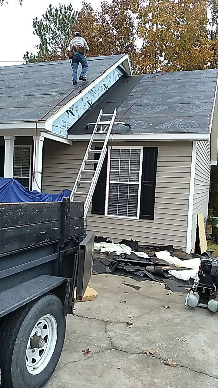 Residential Roofing Installation using Owens Corning Oakridge- Williamsburg Gray by Indigo State Roofing