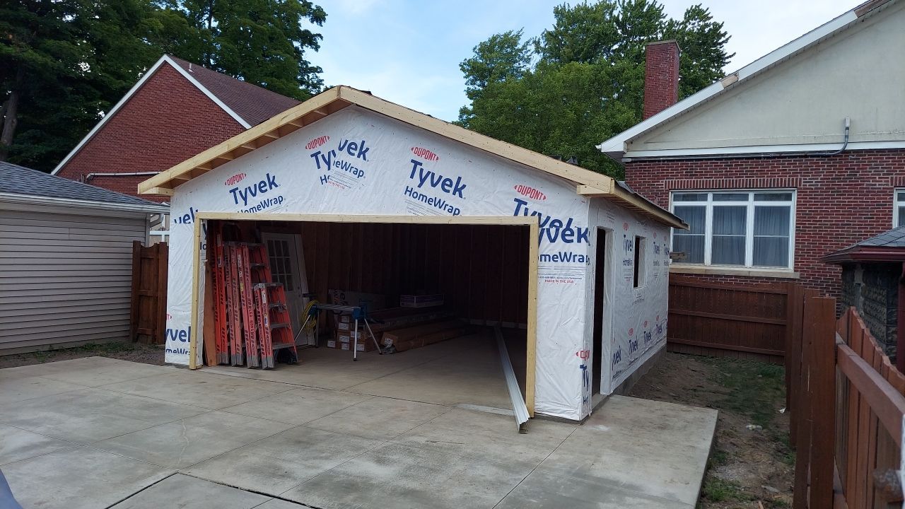 Garage by Ivy Lea Construction