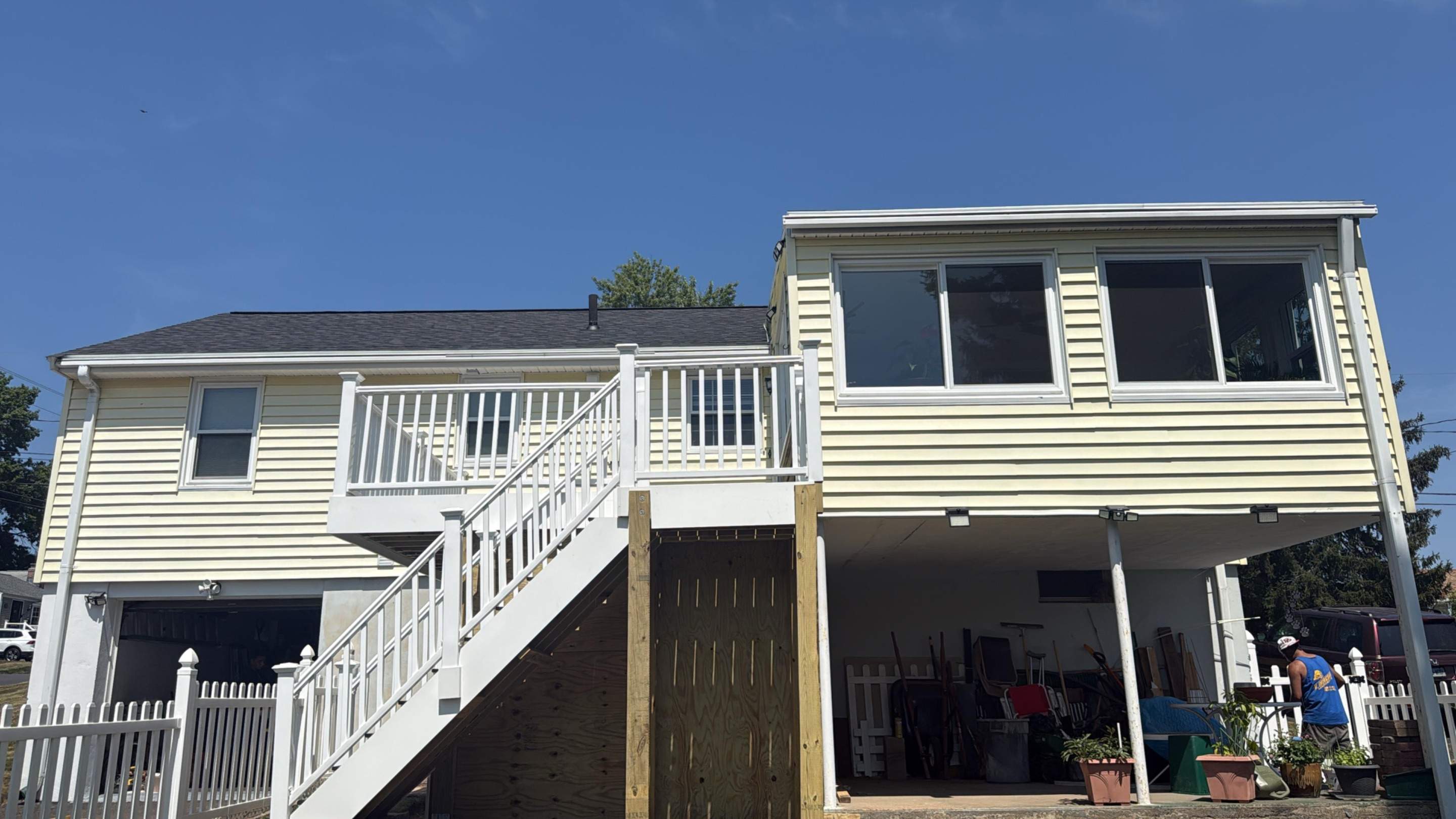 Full Roof Replacement in Newington, CT – Owens Corning Duration, Onyx Black by JOHNNYS PRO