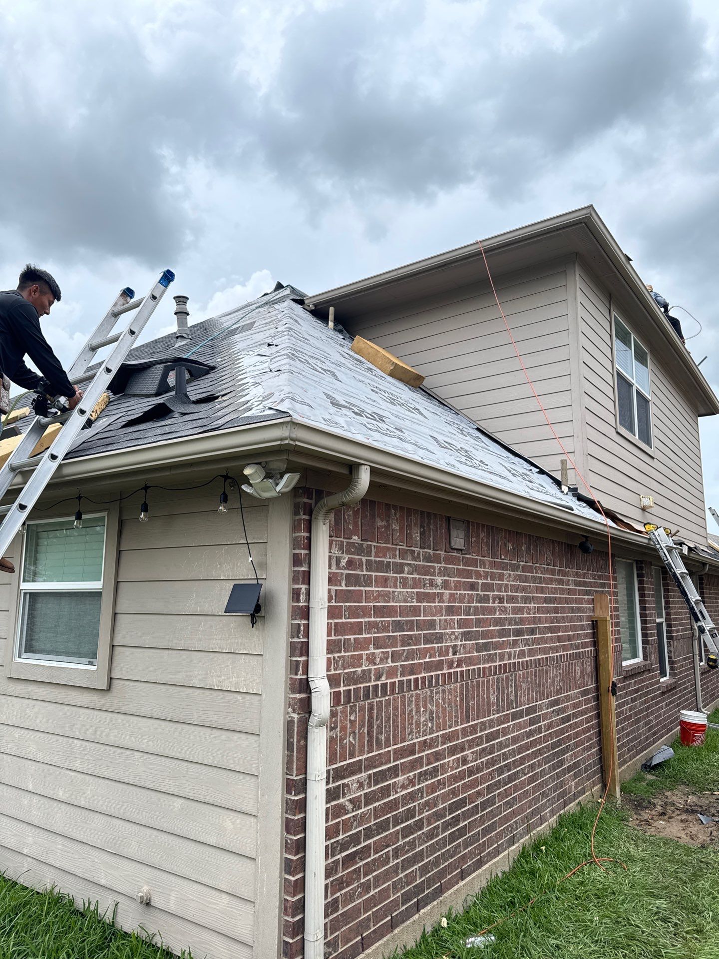 Residential Roof Replacement using ATLAS PROLAM BLACK SHADOW by Elite Roofing LLC