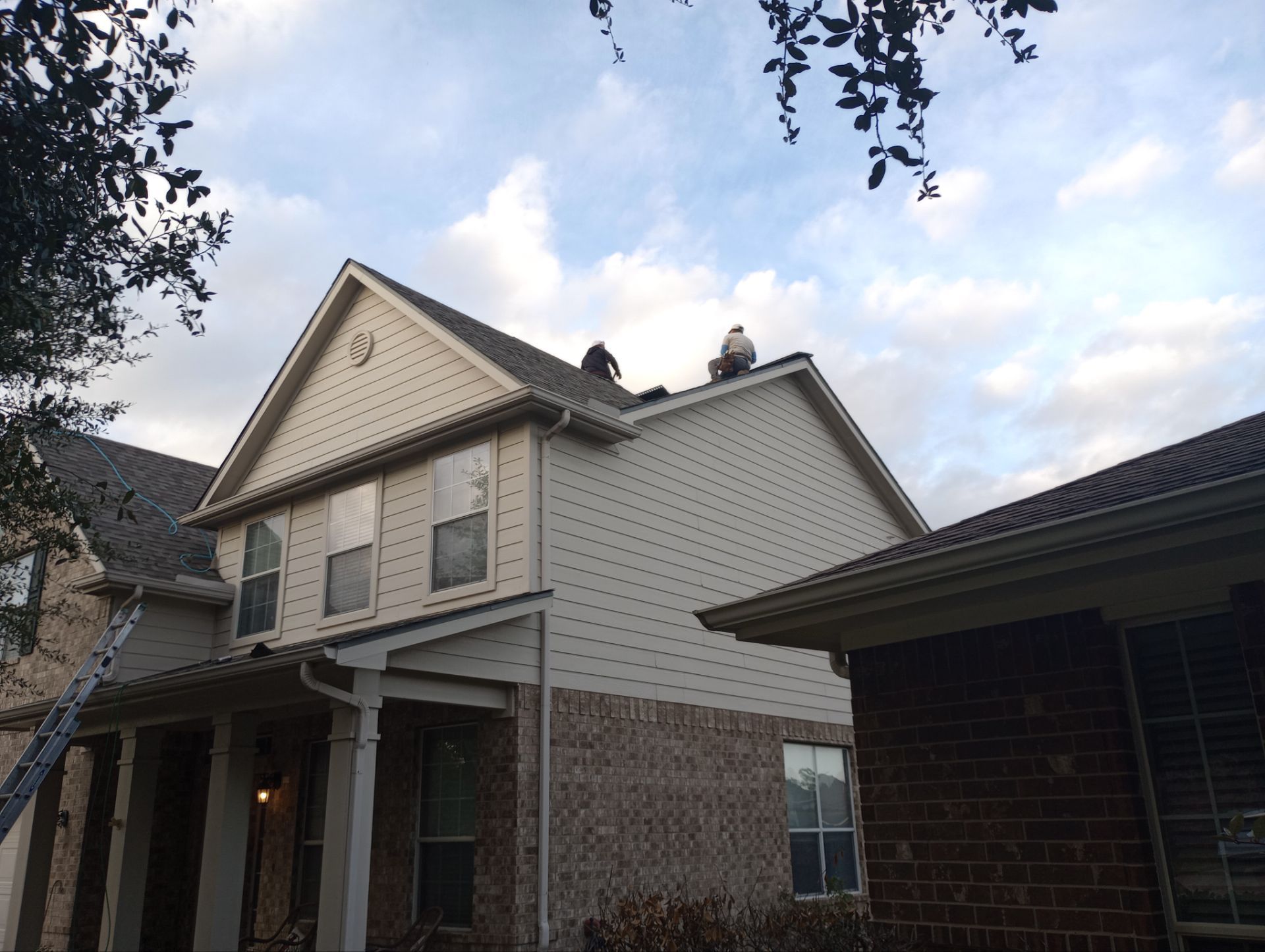 Residential Roofing Installation using Owen's Corning Duration (Lifetime) Shingles by Roof Repair Company