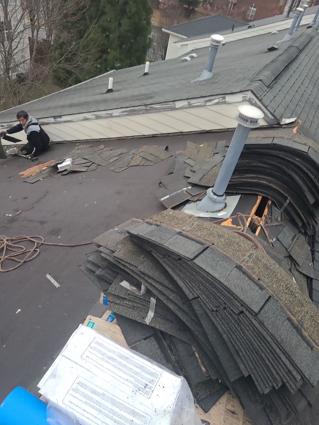 Fairfax: Residential Roof Replacement with CertainTeed Landmark in Charcoal Black by RM Banning, Inc.