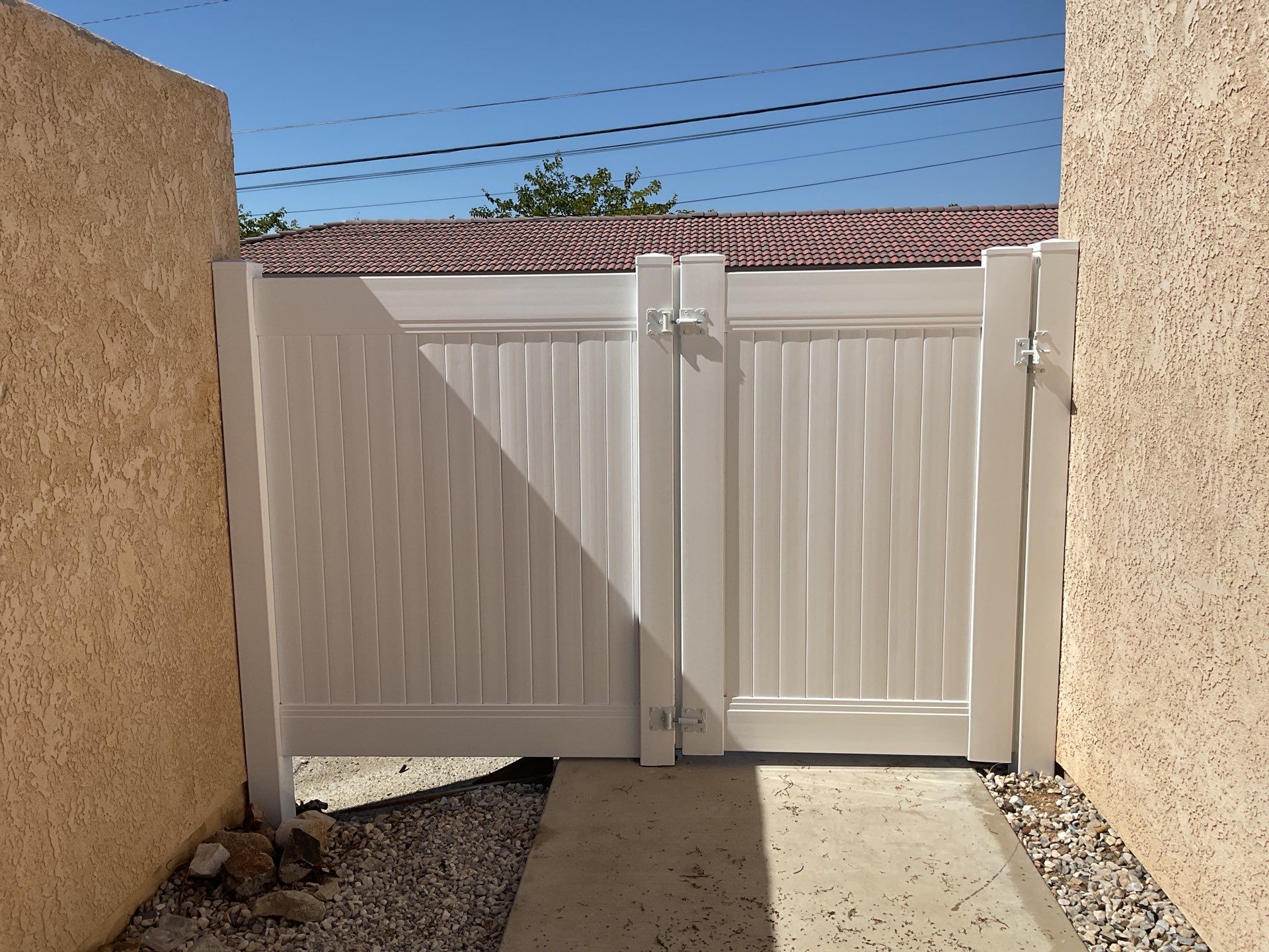 4' and 6' Privacy Vinyl with 2-Rail Ranch Style Vinyl Fence by Fence Guys Inc.