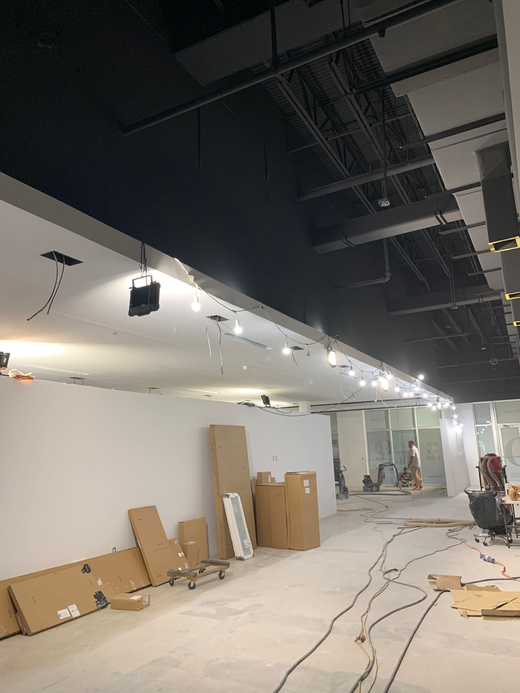 Aventura Comercial by The Goat Contractor ( Giampri Corp)