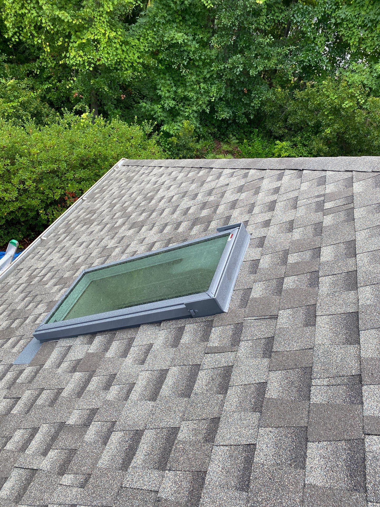 GAF HDZ - Weathered Wood by Linta Roofing Inc