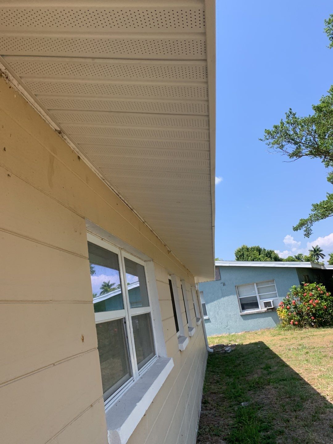 Soffit and Fascia Replacement in Fort Myers FL by Gutter Professors