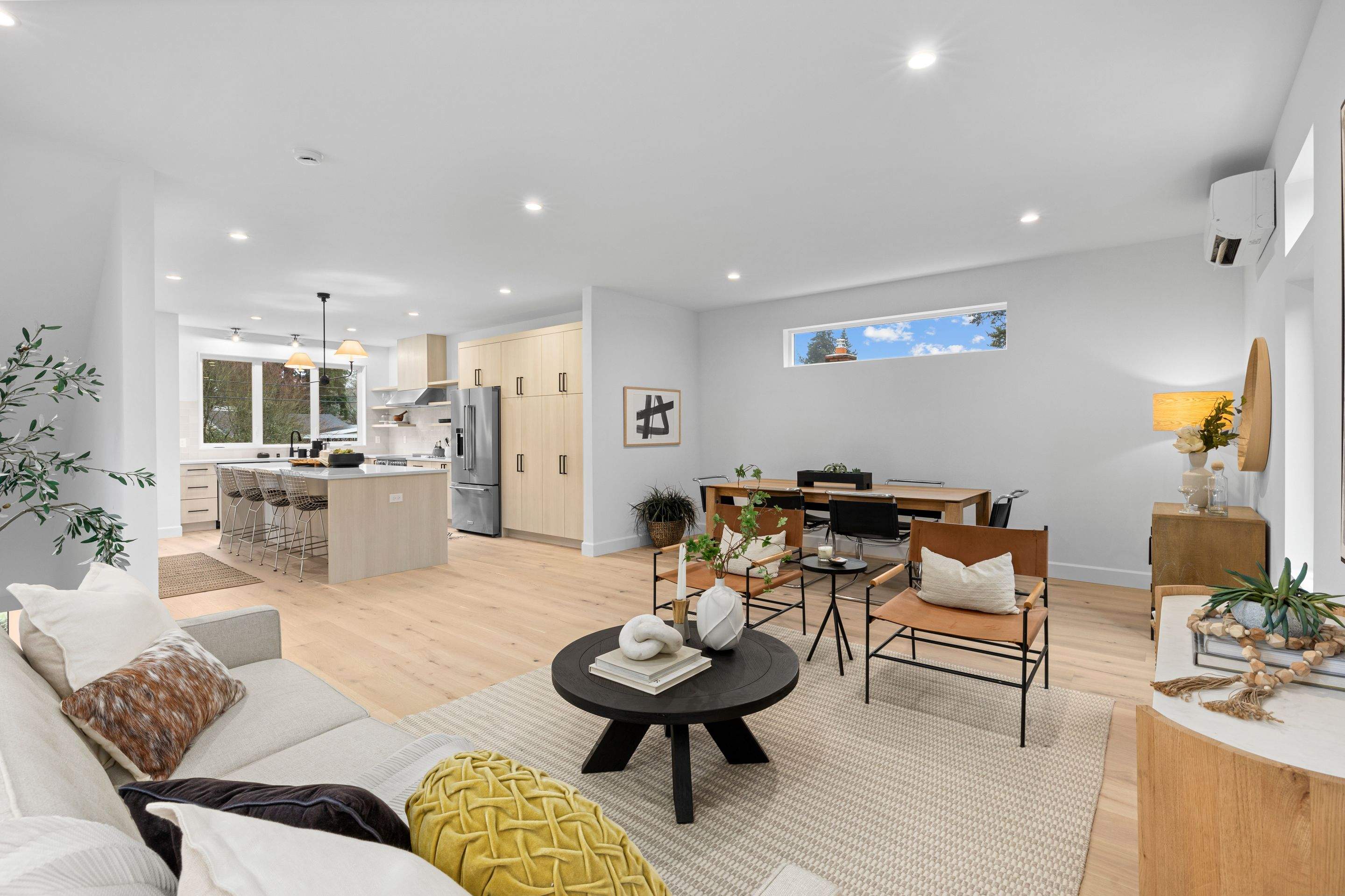 Wedgwood in-fill development by LinMak Construction